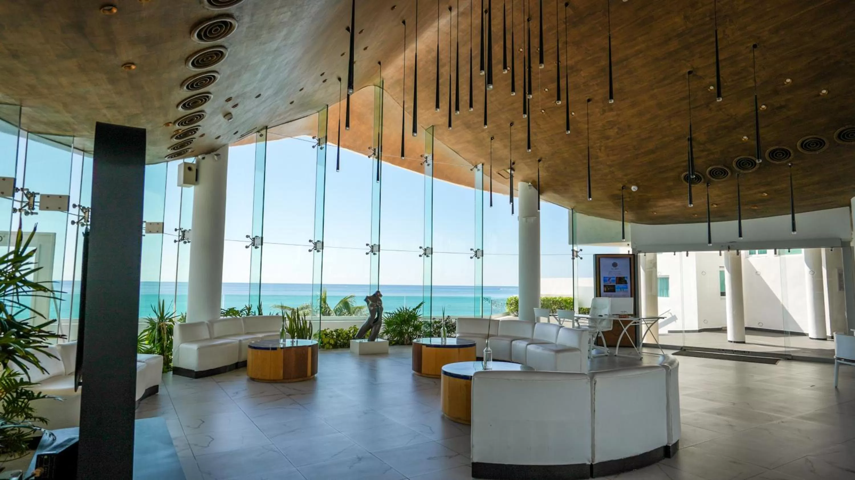 Lobby or reception in Oleo Cancun Playa All Inclusive Resort
