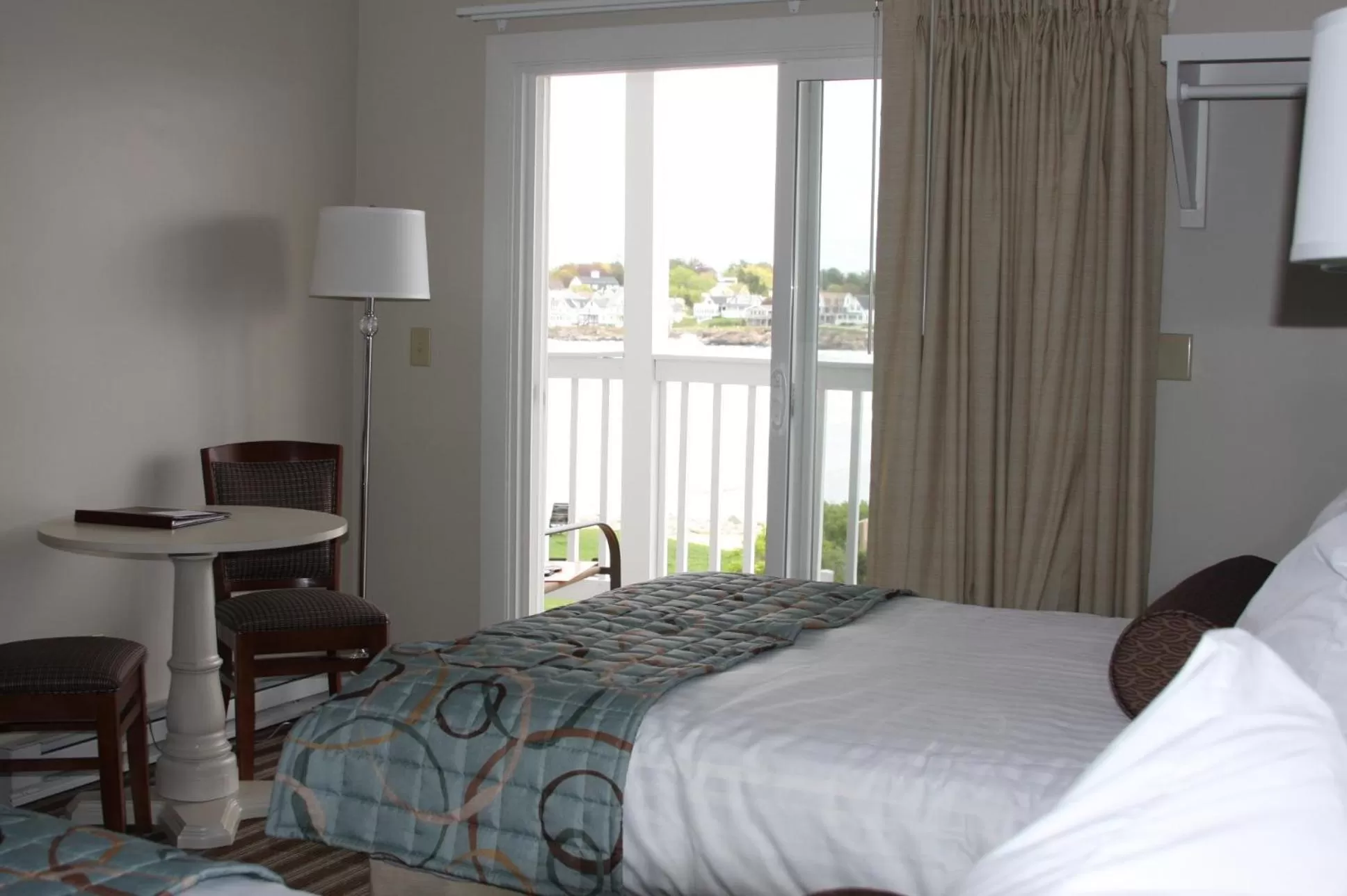 Bed in Union Bluff Hotel & Meeting House