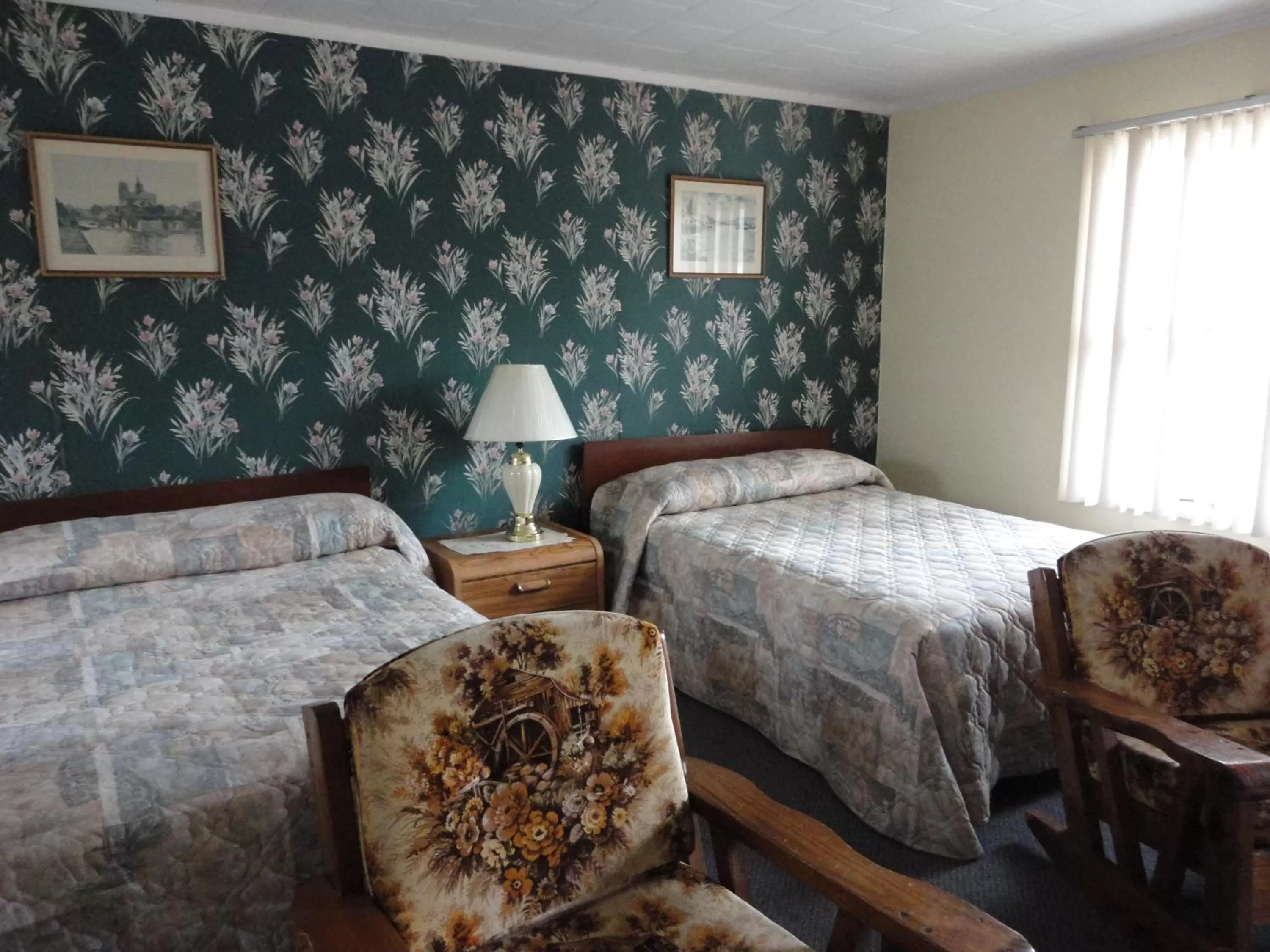 Day, Bed in Hipwell's Motel