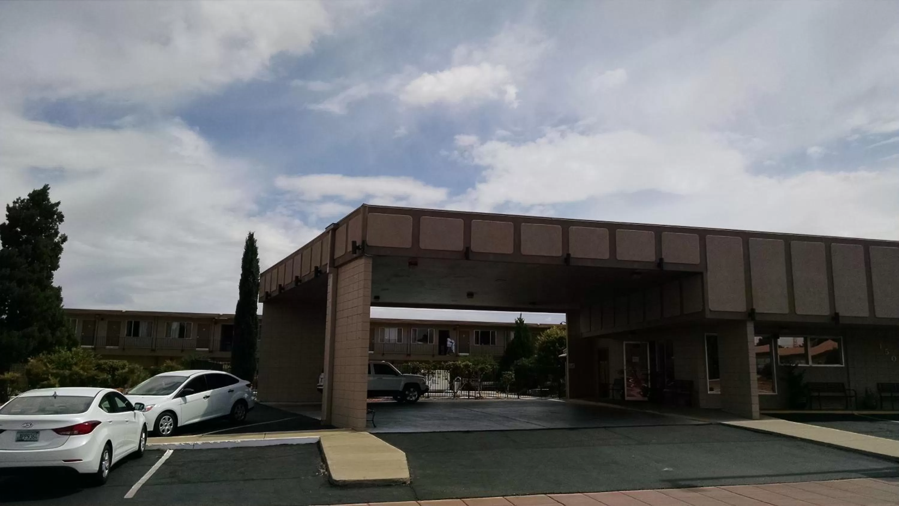 Street view in Lake Powell Canyon Inn