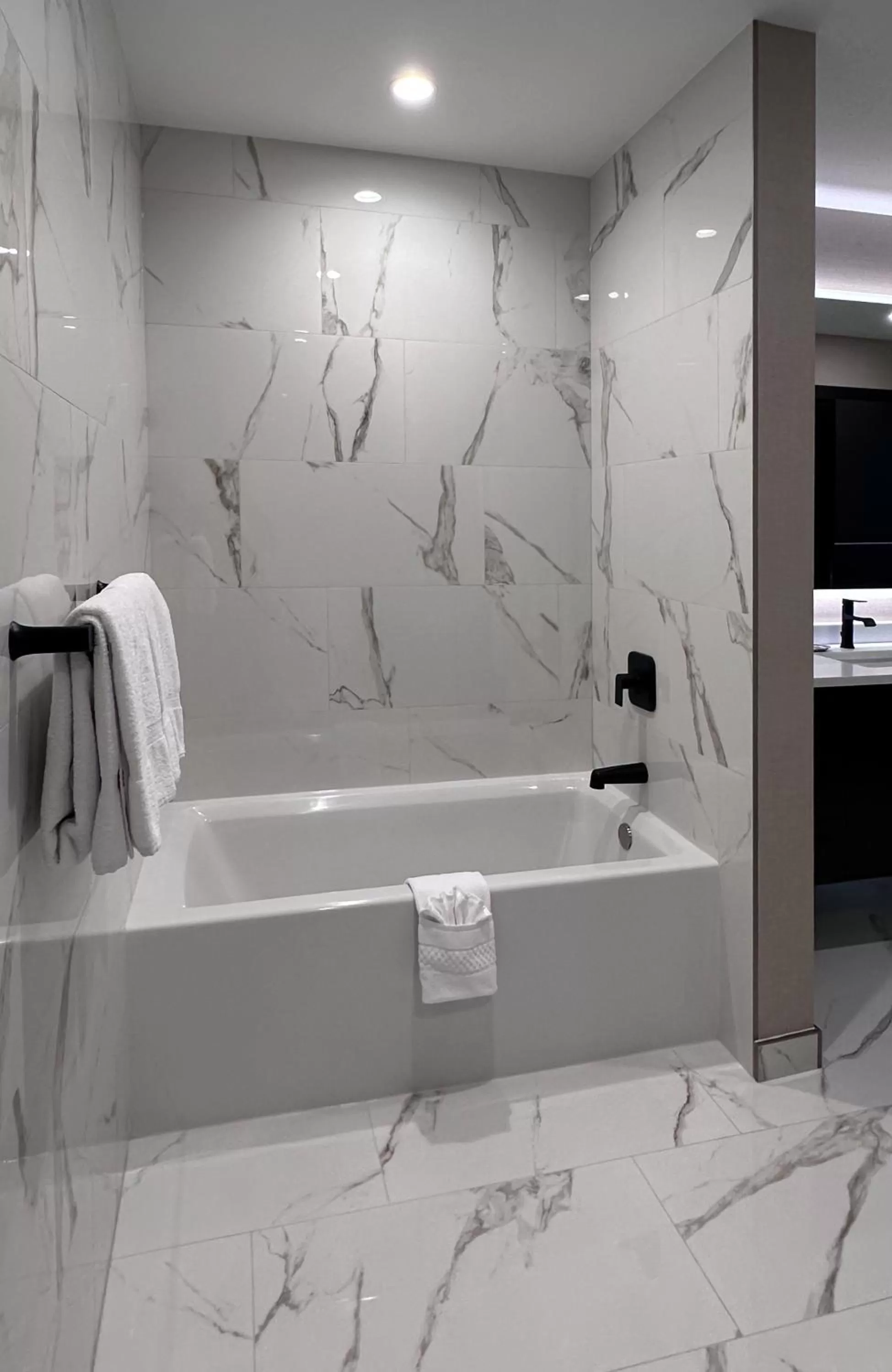 Bathroom in SpringHill Suites by Marriott Chicago Chinatown