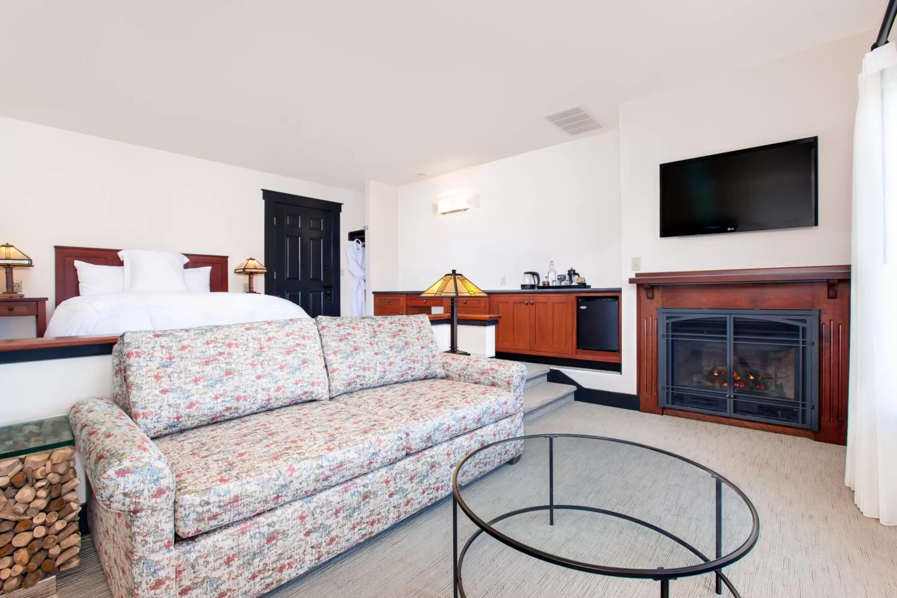 Photo of the whole room in Noyo Harbor Inn