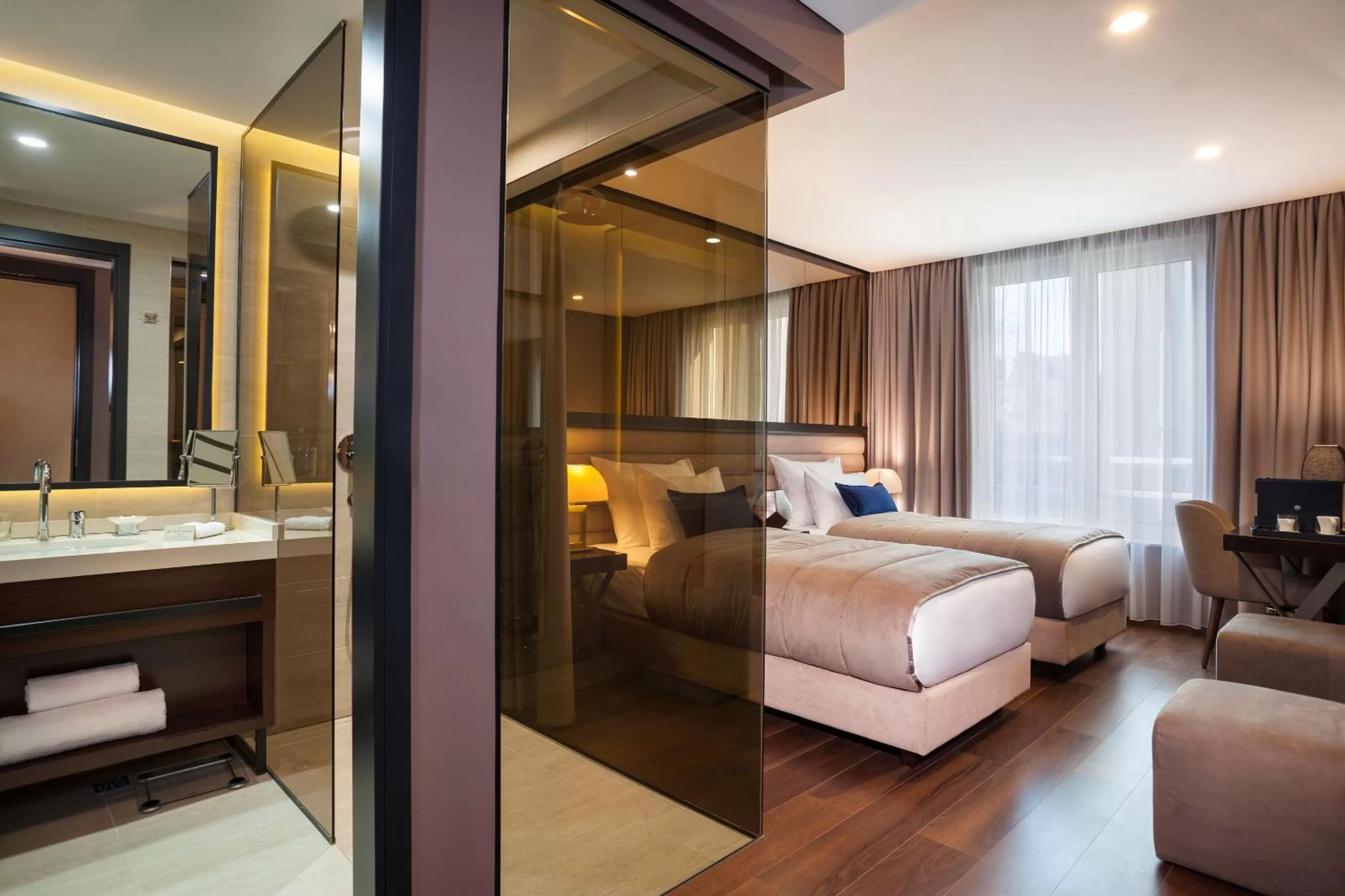 Shower, Bed in SAINT TEN Boutique Hotel, Small Luxury Hotels