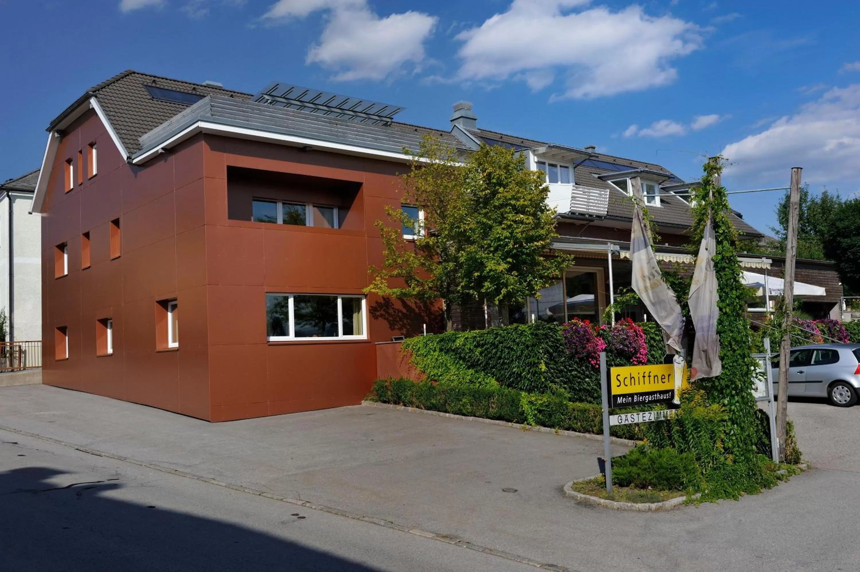 Facade/entrance, Property Building in Biergasthaus Schiffner