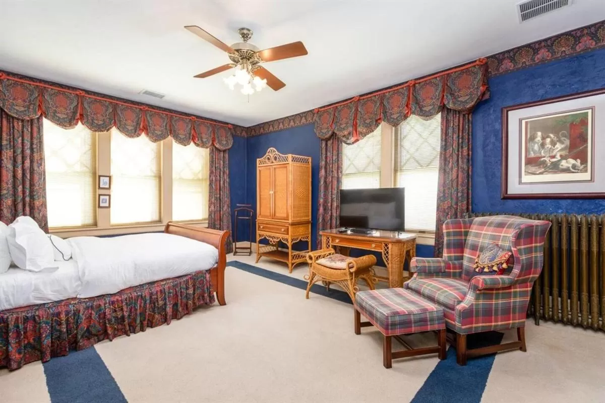 Bed in The Shaffner Inn