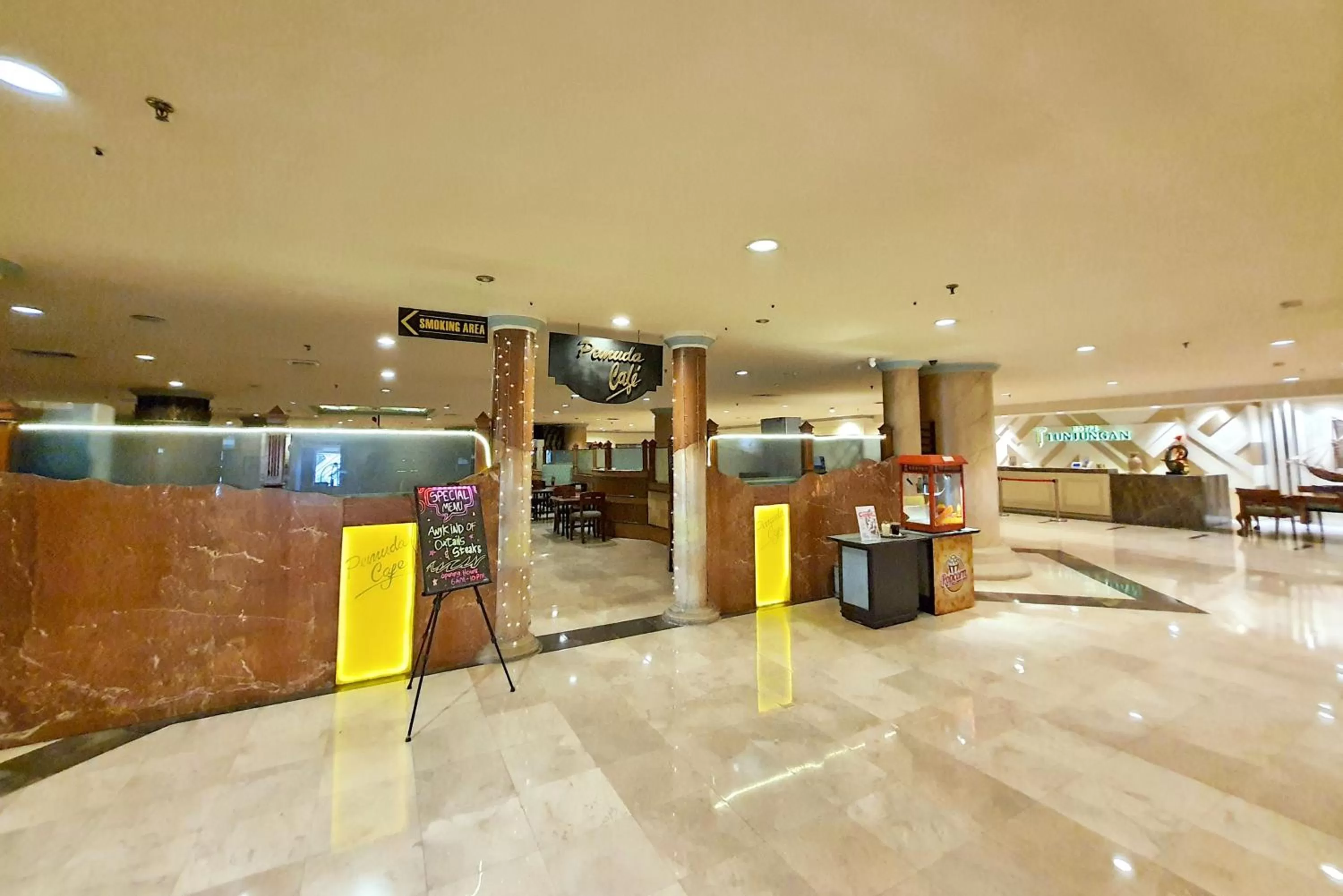 Lobby or reception in Tunjungan Hotel