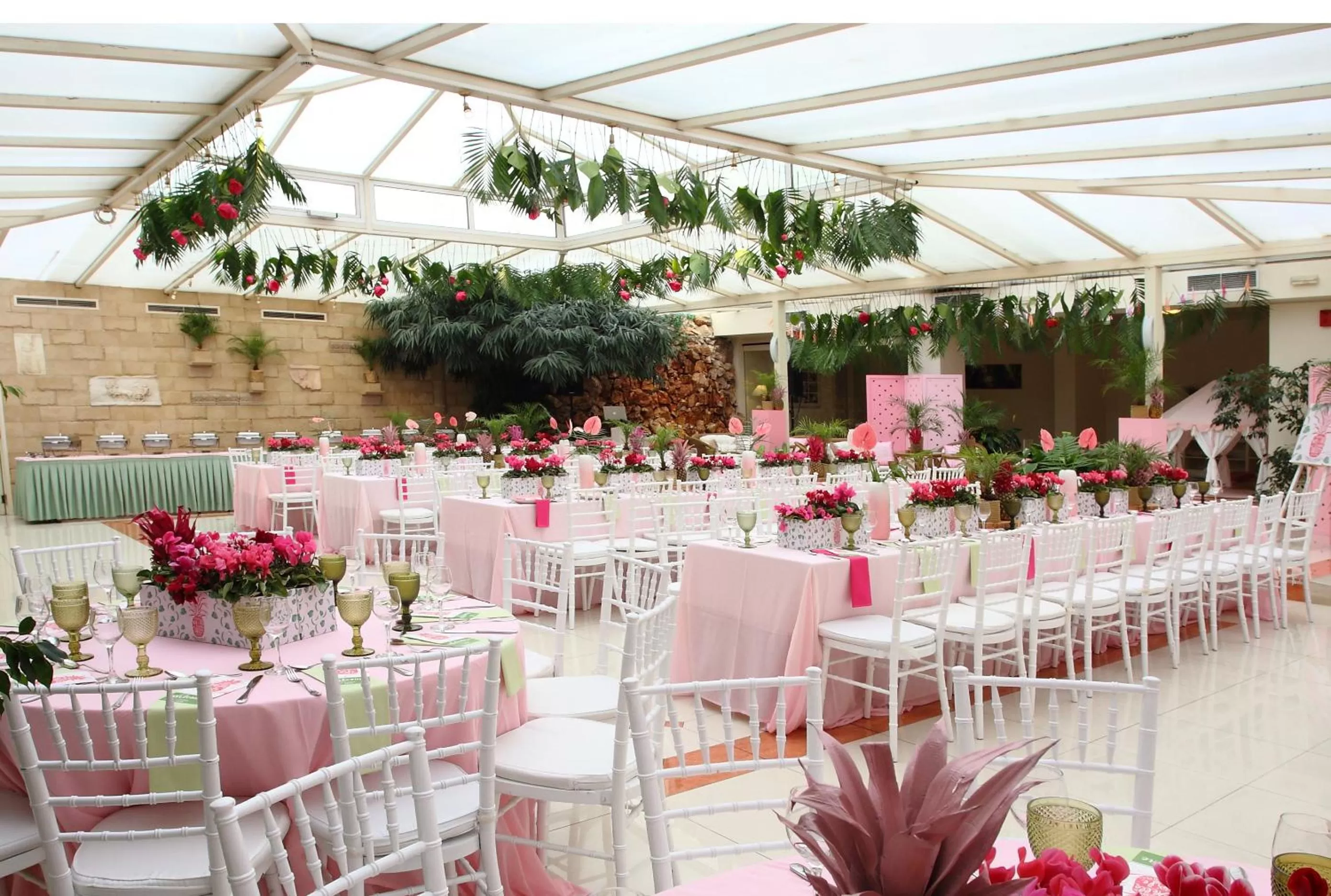 Restaurant/places to eat in Athens Atrium Hotel & Jacuzzi Suites