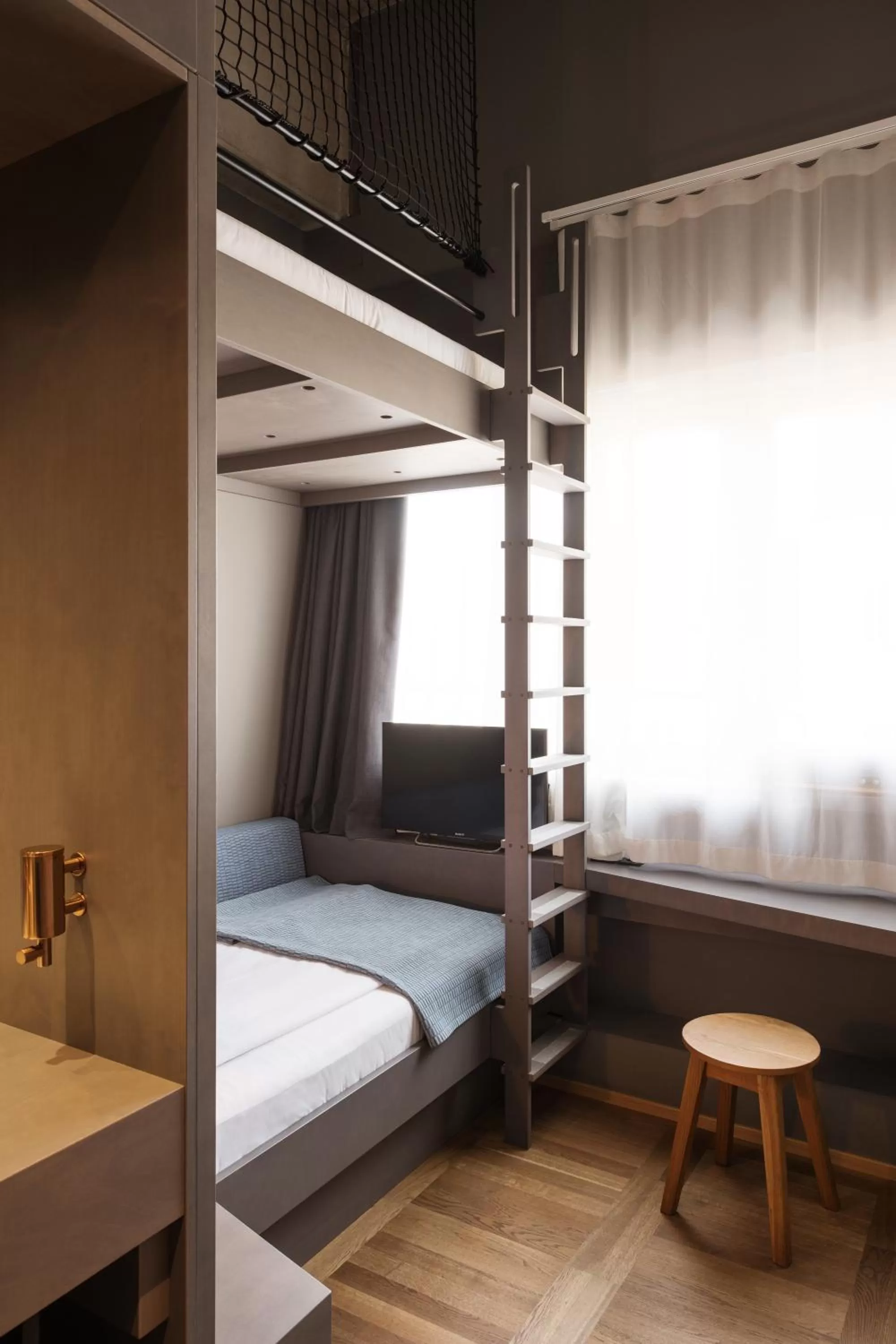 bunk bed in The Flushing Meadows Hotel