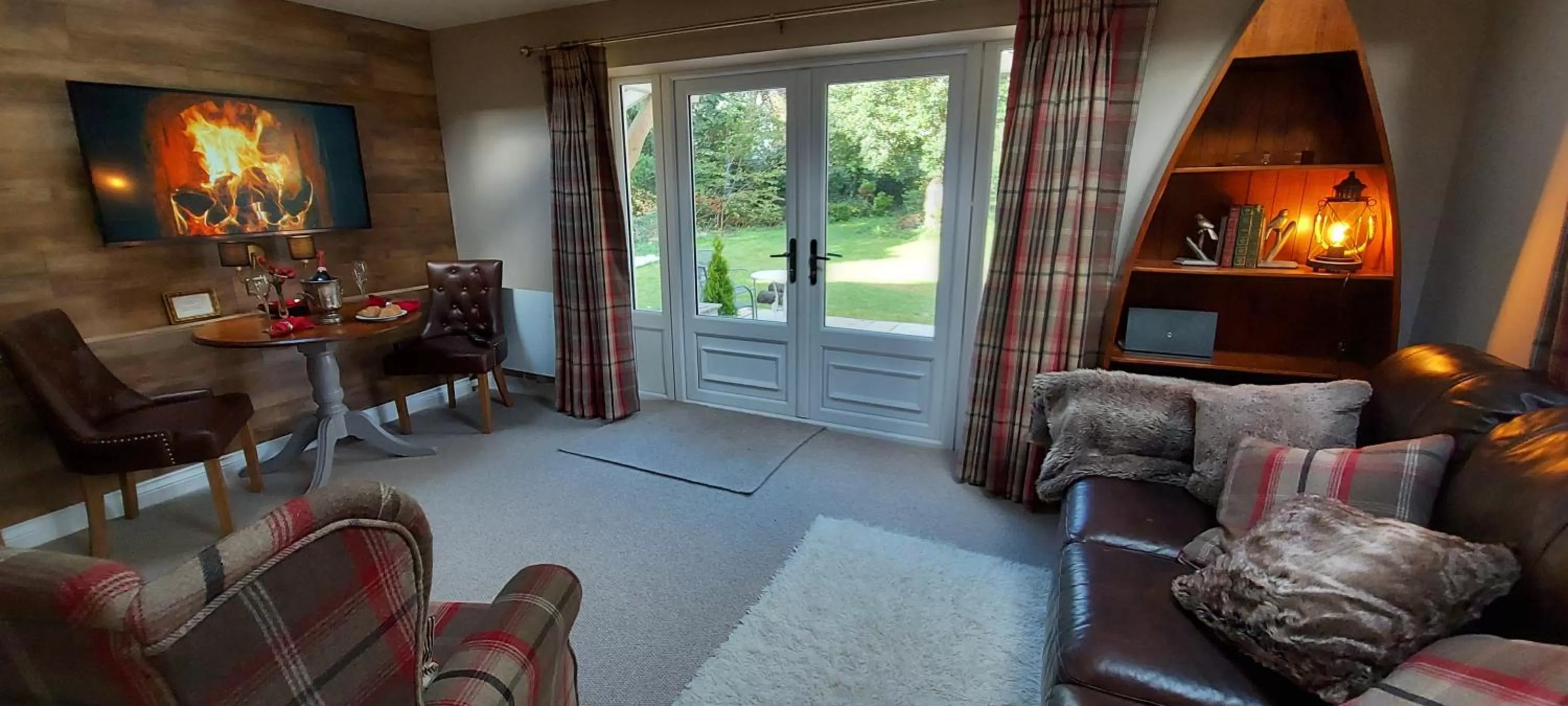 Lounge or bar, Seating Area in Glyn Isa Country House B&B and self catering Lodge