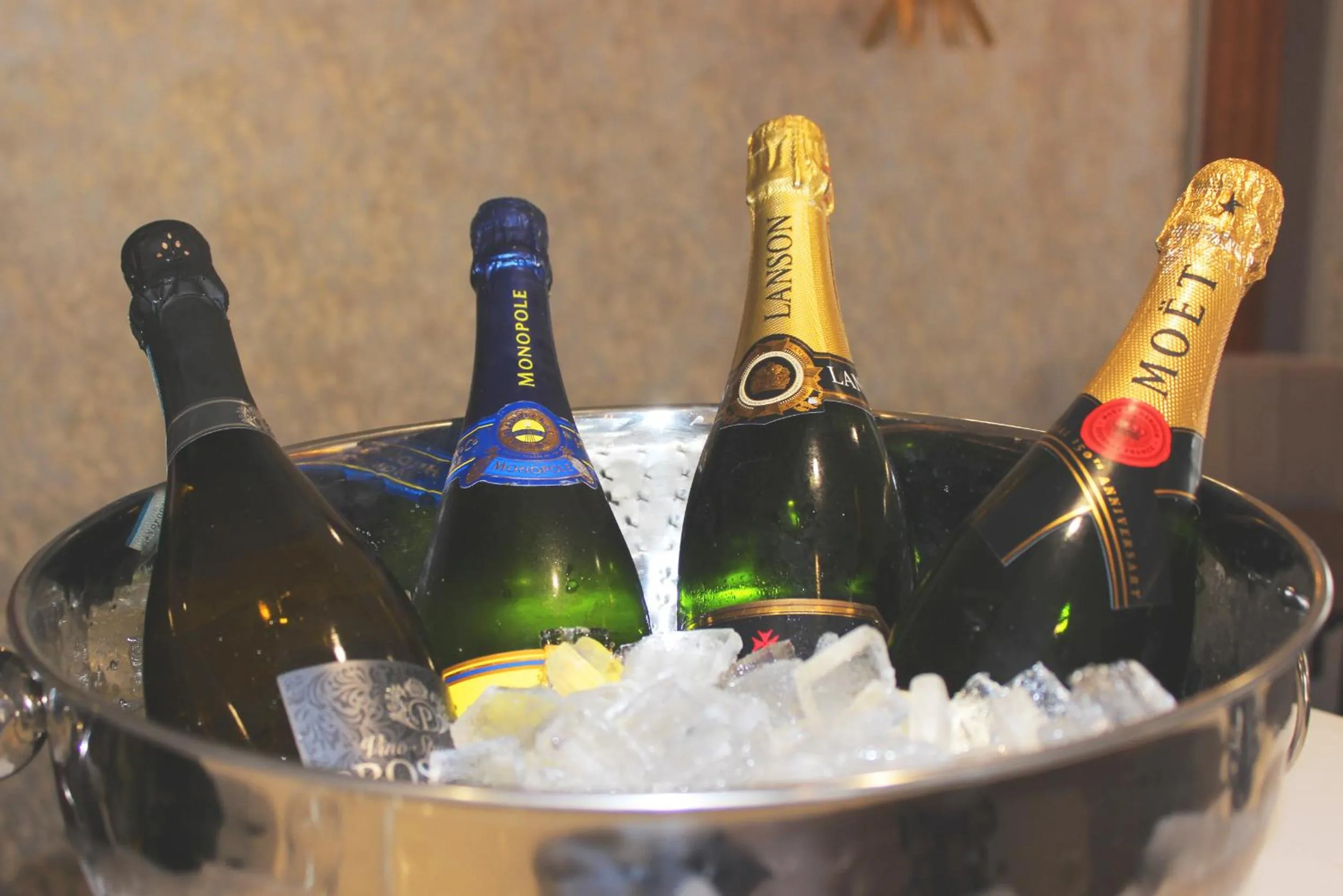 Food and drinks in Rufford Arms Hotel