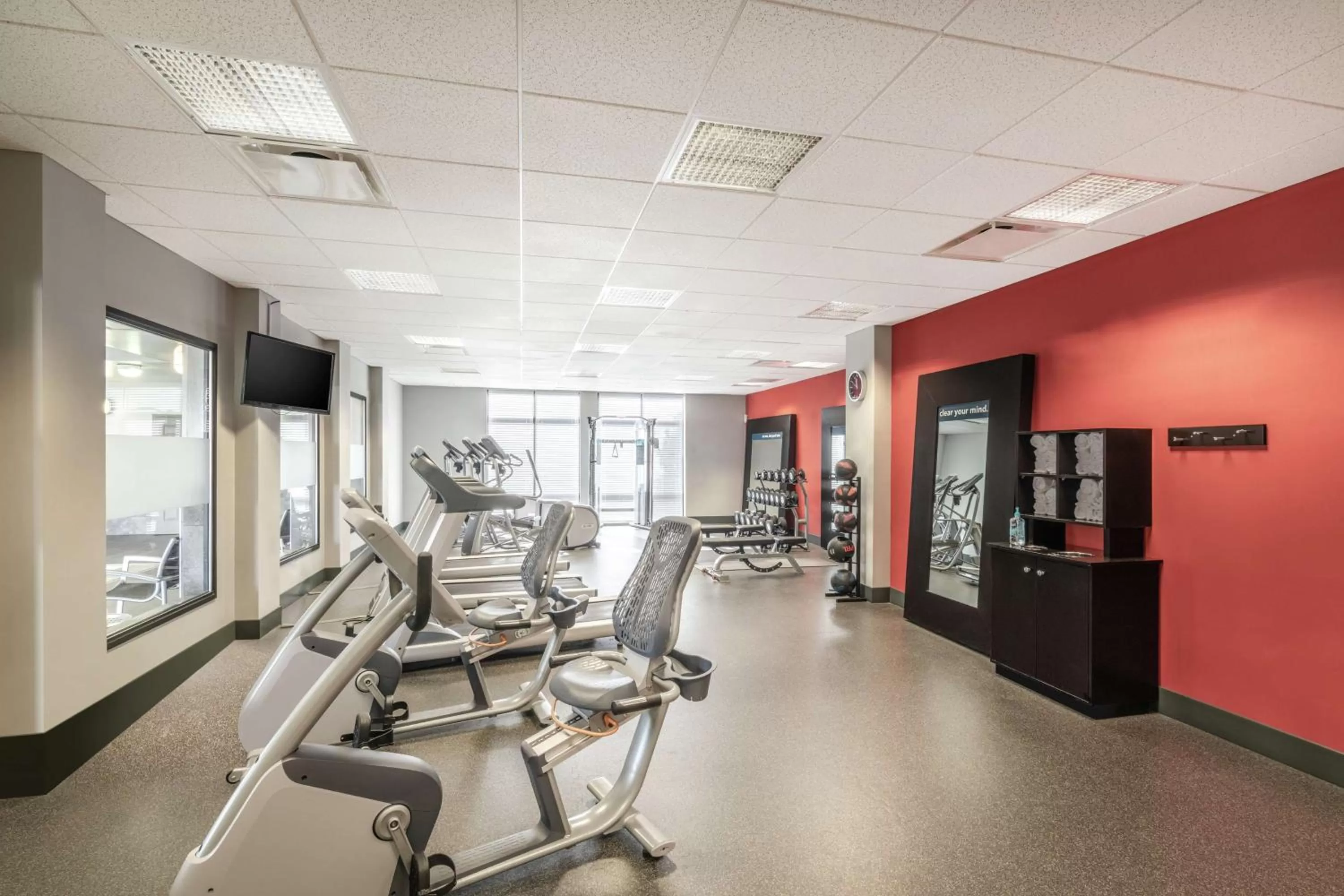 Fitness centre/facilities in Hampton Inn and Suites Roanoke Airport/Valley View Mall