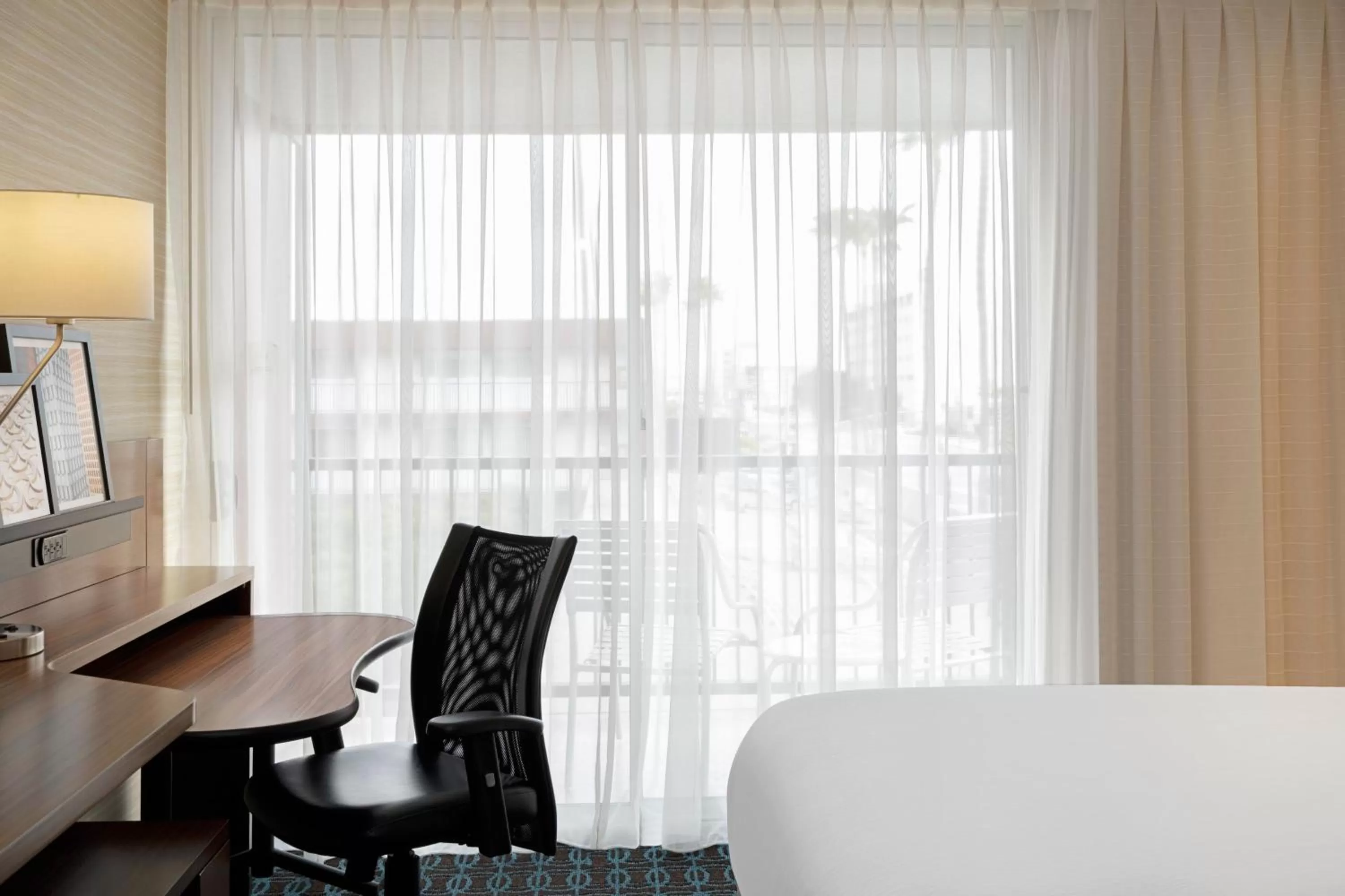 Photo of the whole room, Bed in Fairfield Inn & Suites by Marriott Los Angeles LAX/El Segundo
