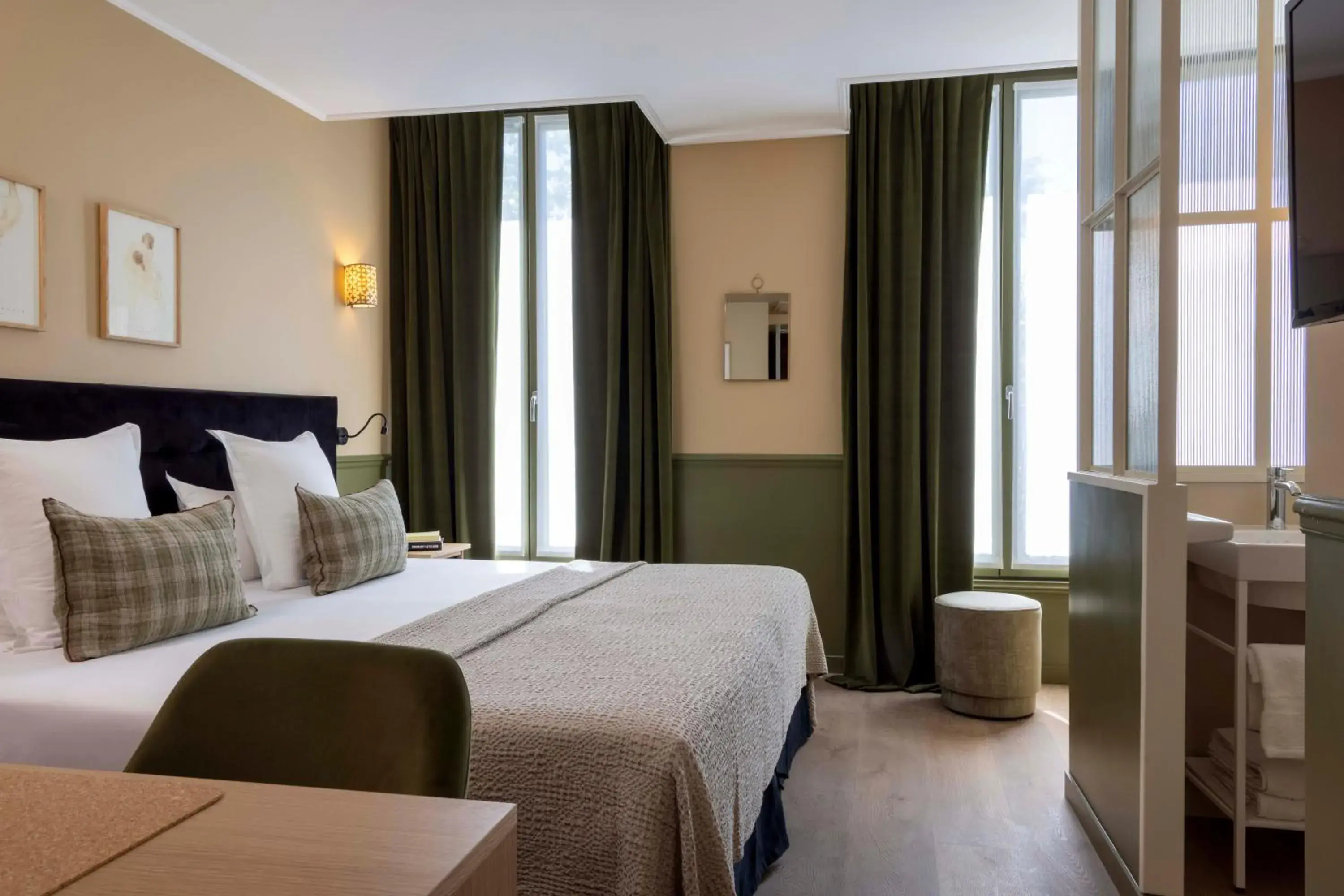 Superior Double or Twin Room with Sauna Access in Le Petit Beaumarchais Hotel & Spa Superior Double or Twin Room with Sauna Access in Le Petit Beaumarchais Hotel & Spa