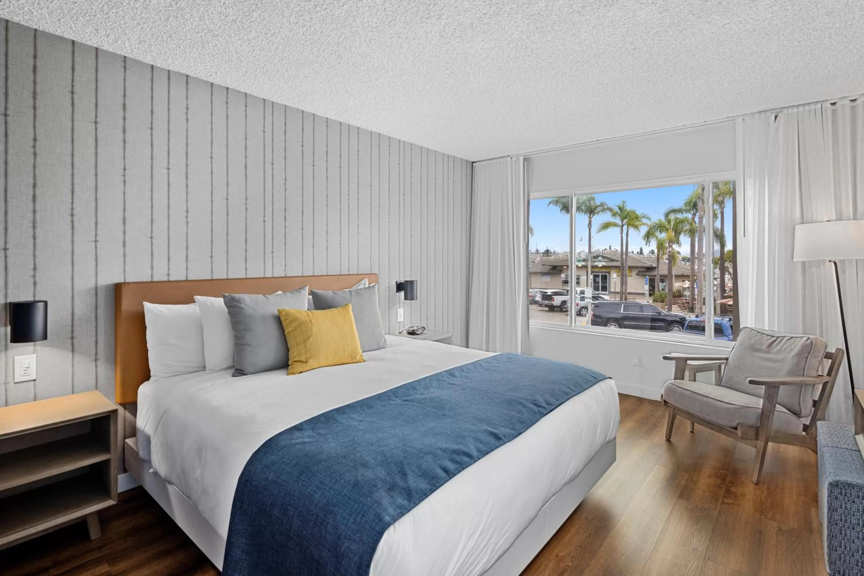 Bedroom, Bed in Sea Harbor Hotel - San Diego