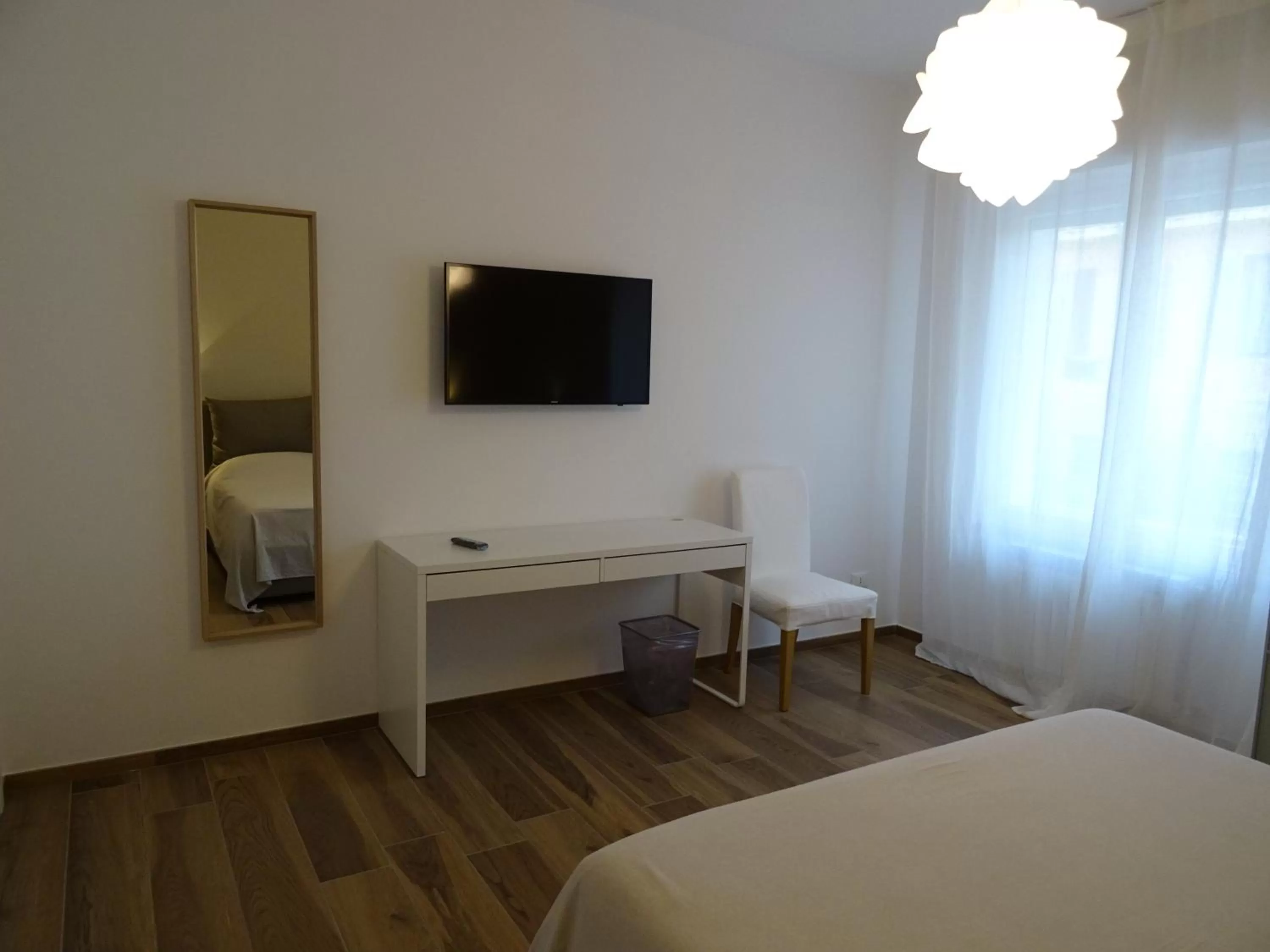 Bedroom, Bed in Meeting