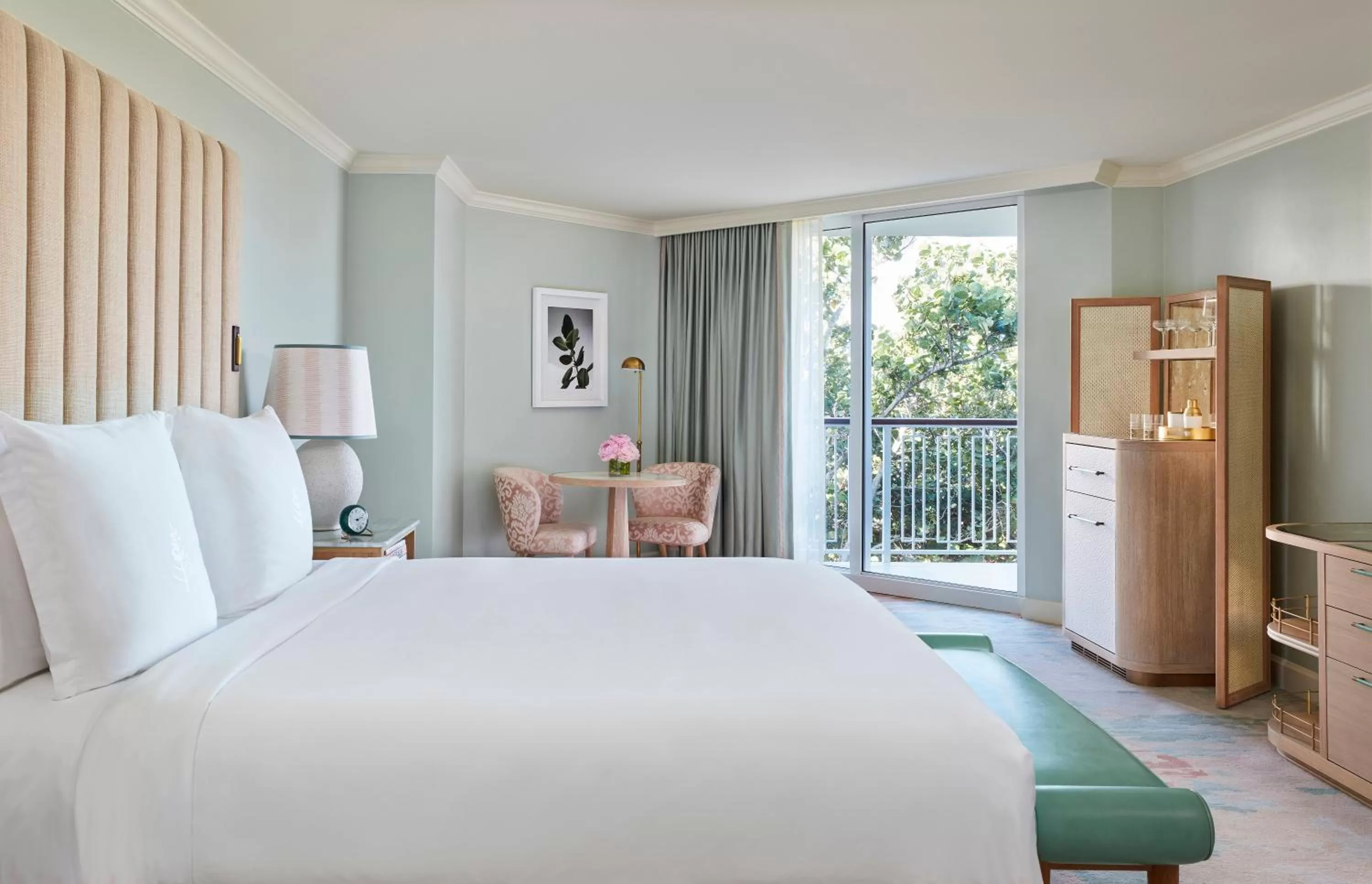 Bed in Four Seasons Resort Palm Beach