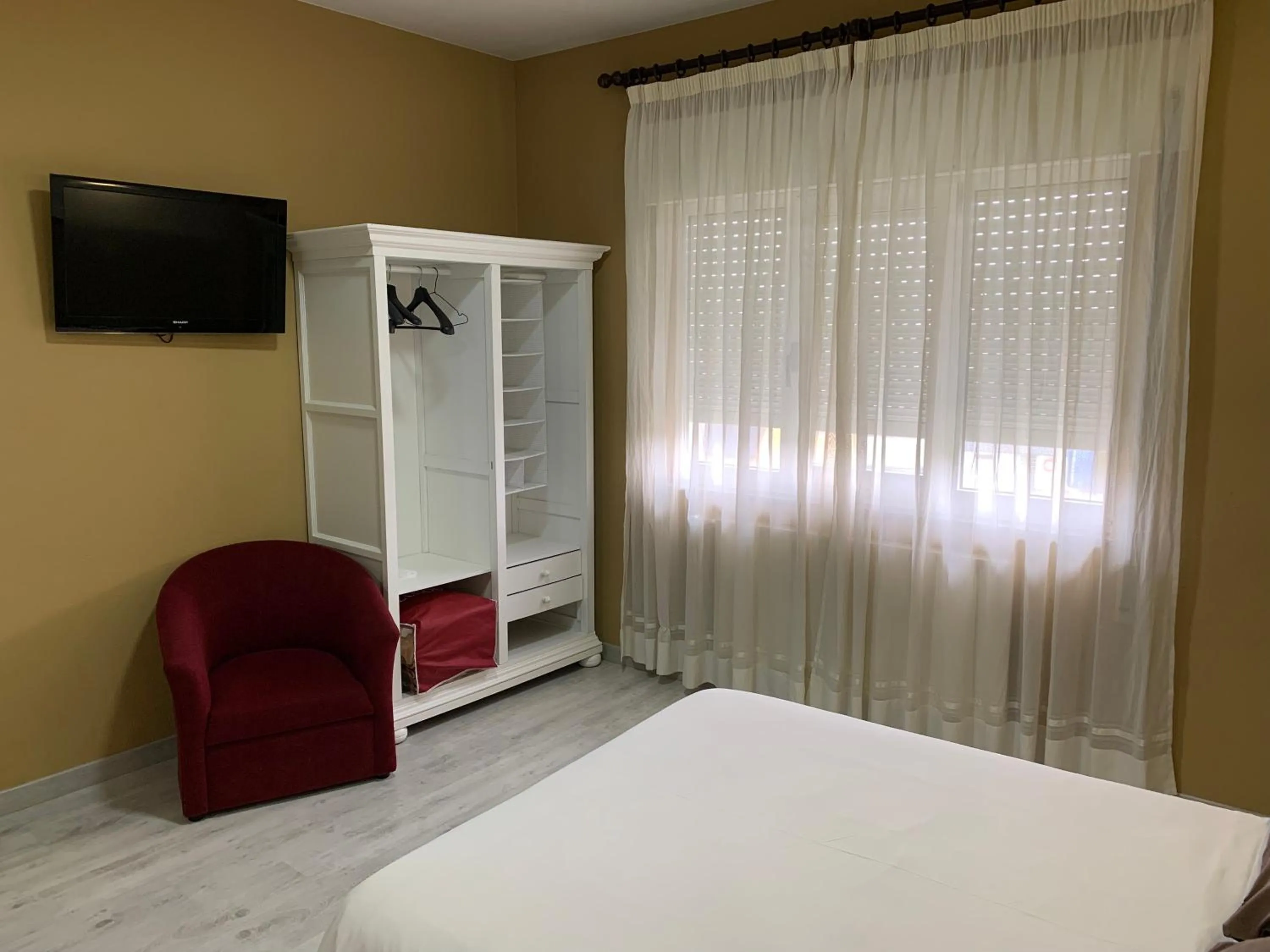 Bedroom, Bed in Hotel Los Olmos