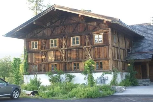 Restaurant/places to eat in Alpenglow Bed and Breakfast