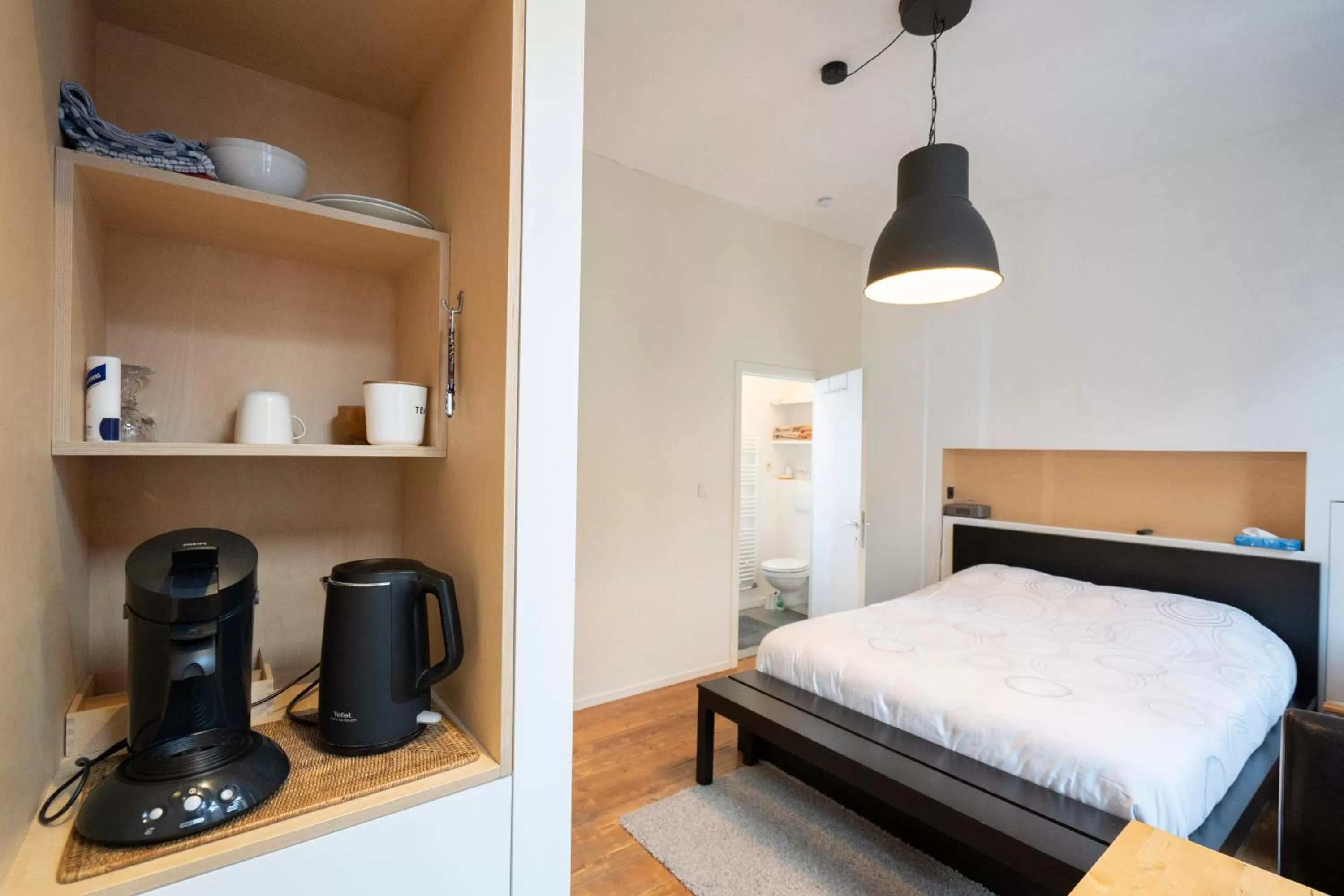 Bedroom in Because the Night city lodge