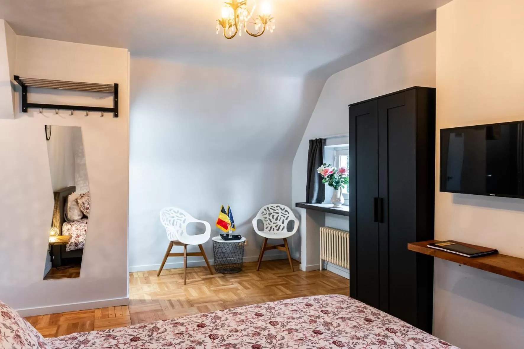 Shower, Bed in Rose House B&B