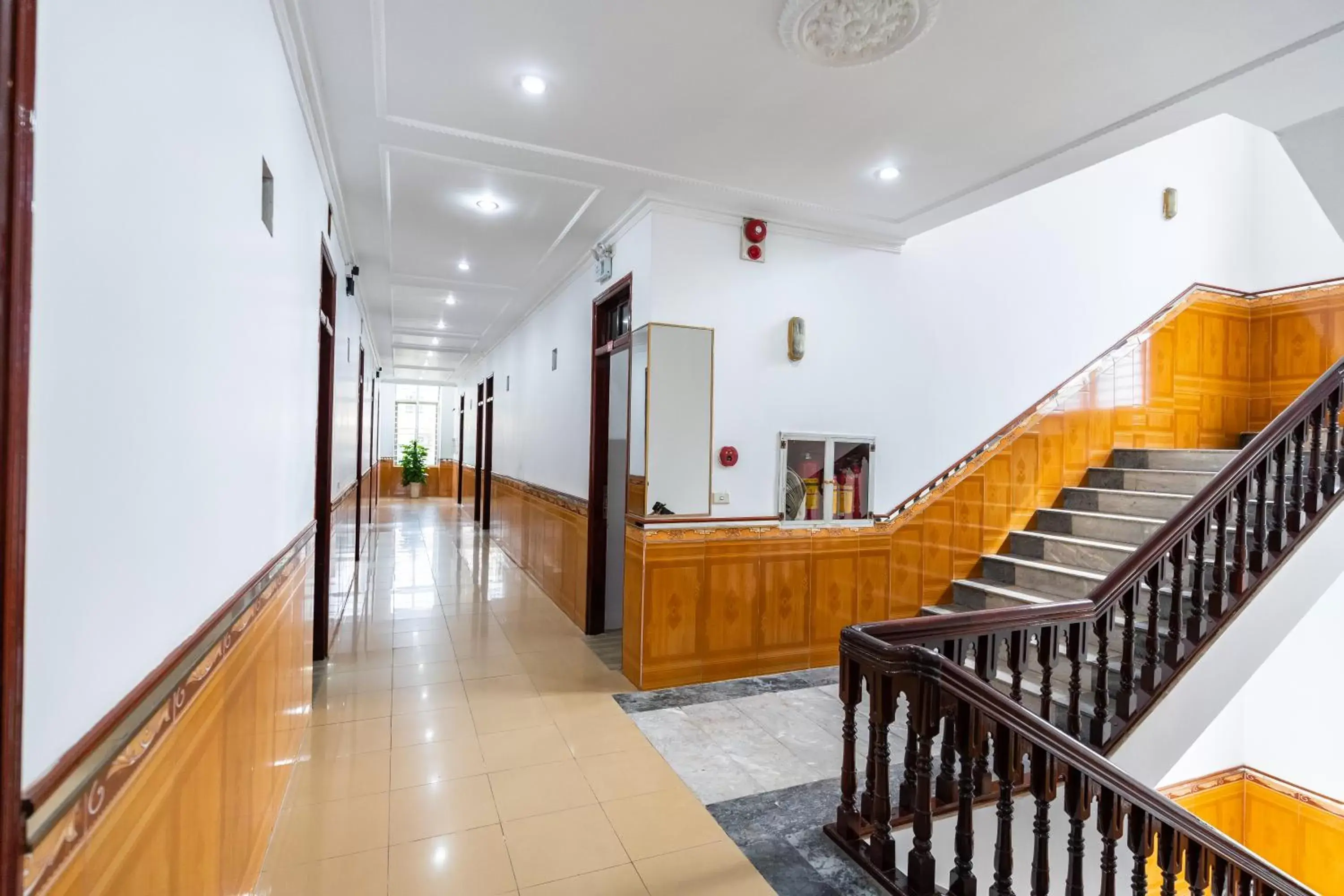 Triple Room with View in PHÚ QUÝ HOTEL near ĐÔNG KINH MARKET Triple Room with View in PHÚ QUÝ HOTEL near ĐÔNG KINH MARKET