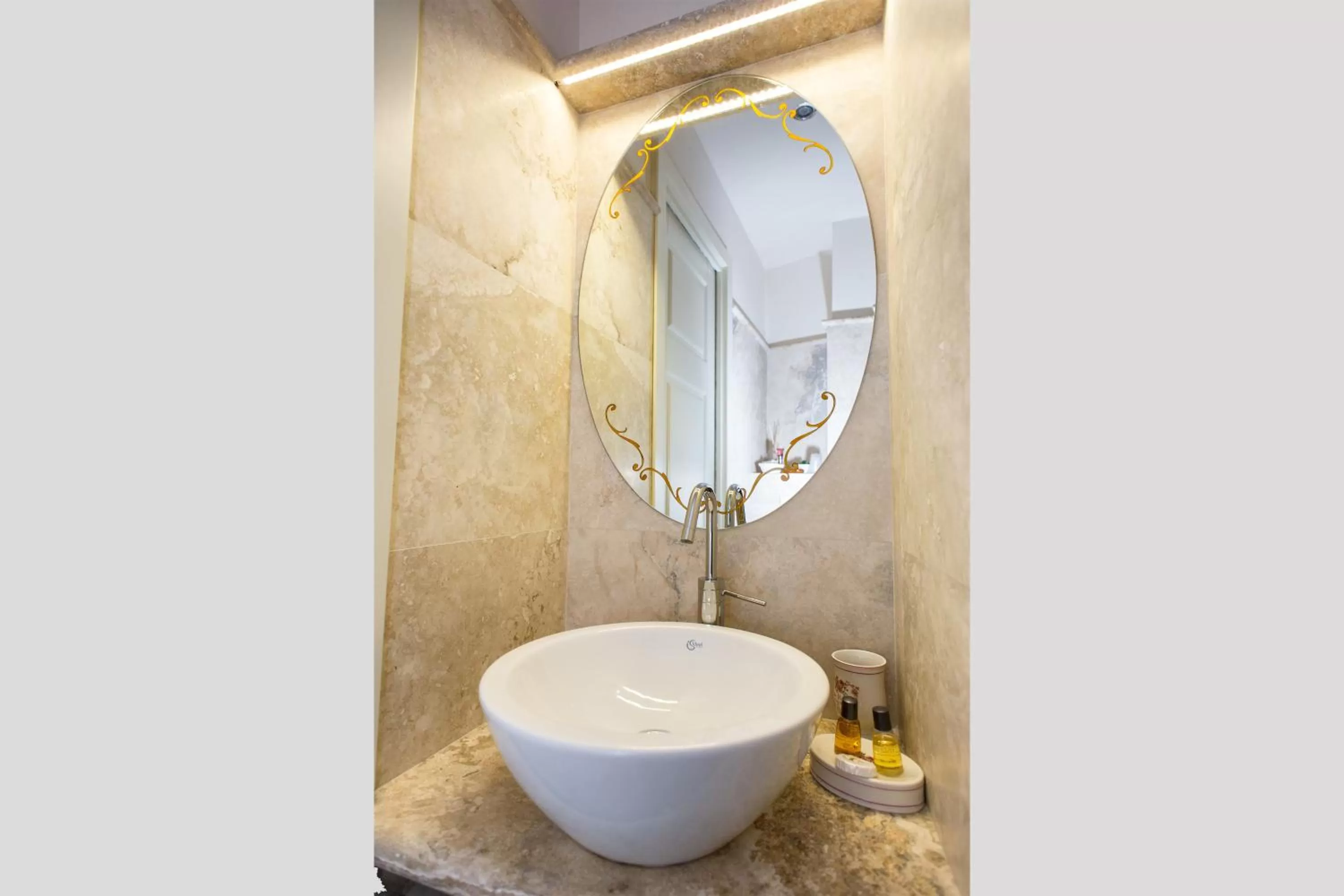 Toilet in Relais Dei Mercanti B&B And Suites