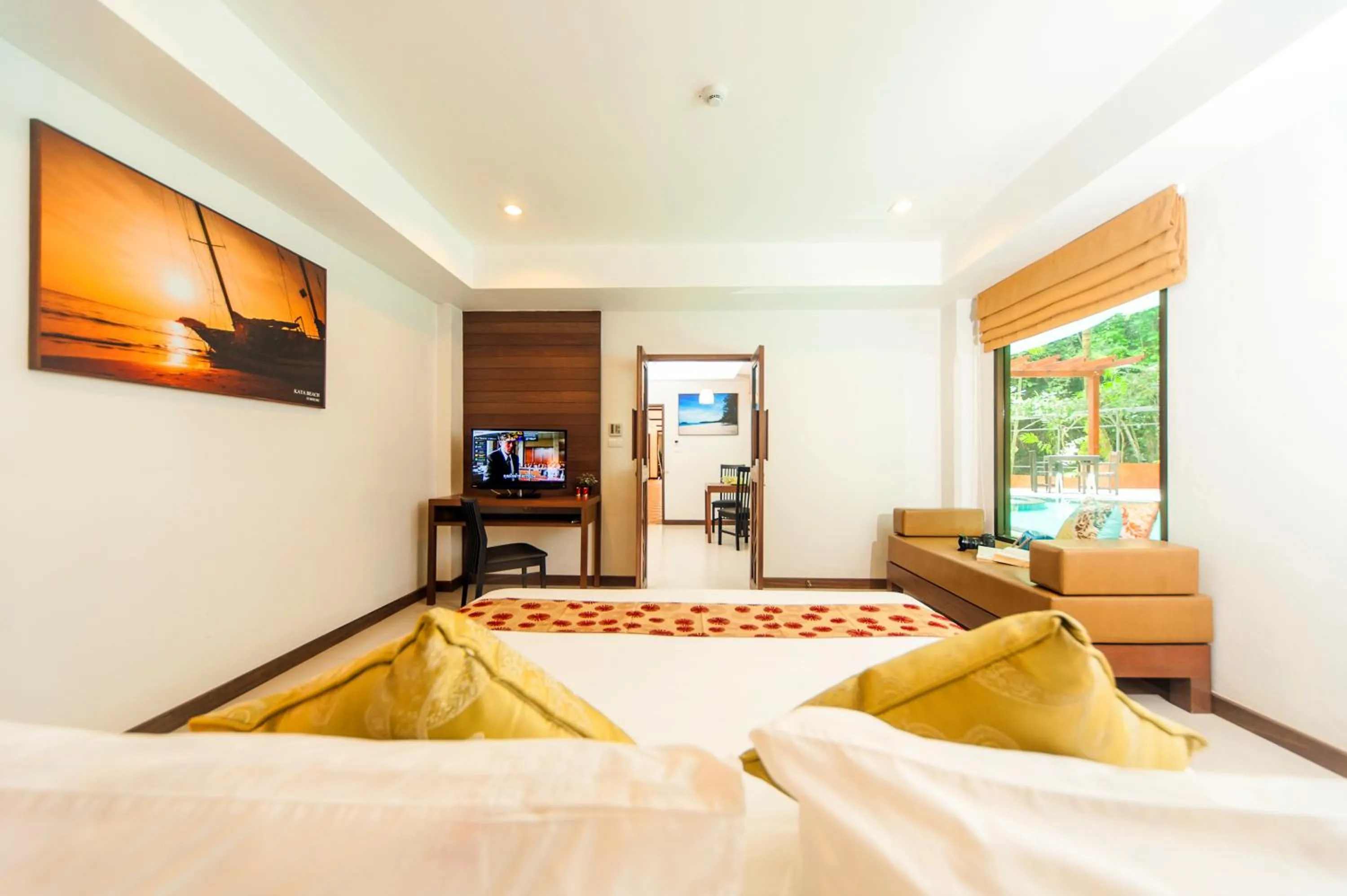 Bed in Ratana Hill Patong