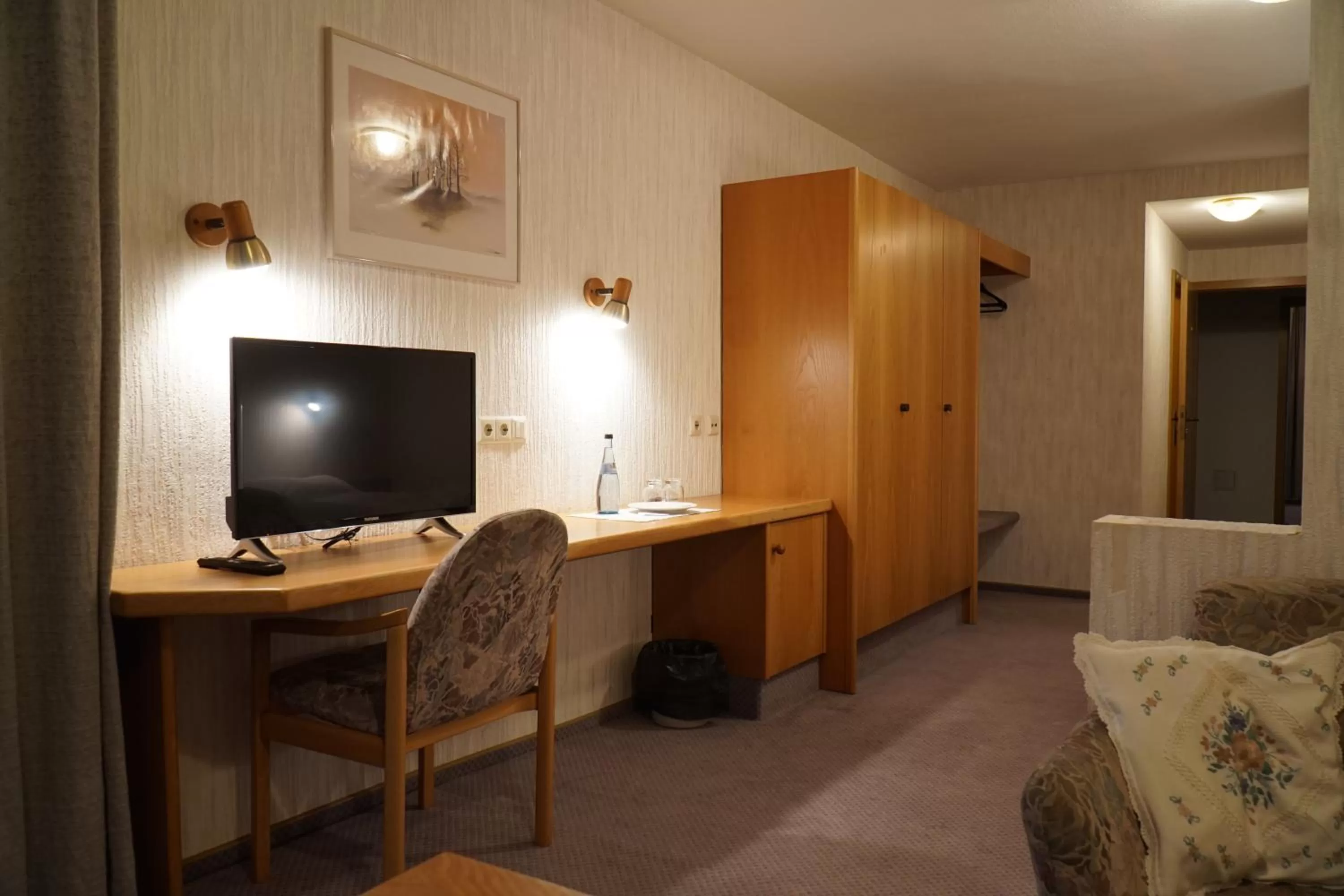 Seating area, TV/Entertainment Center in Hotel Eleon