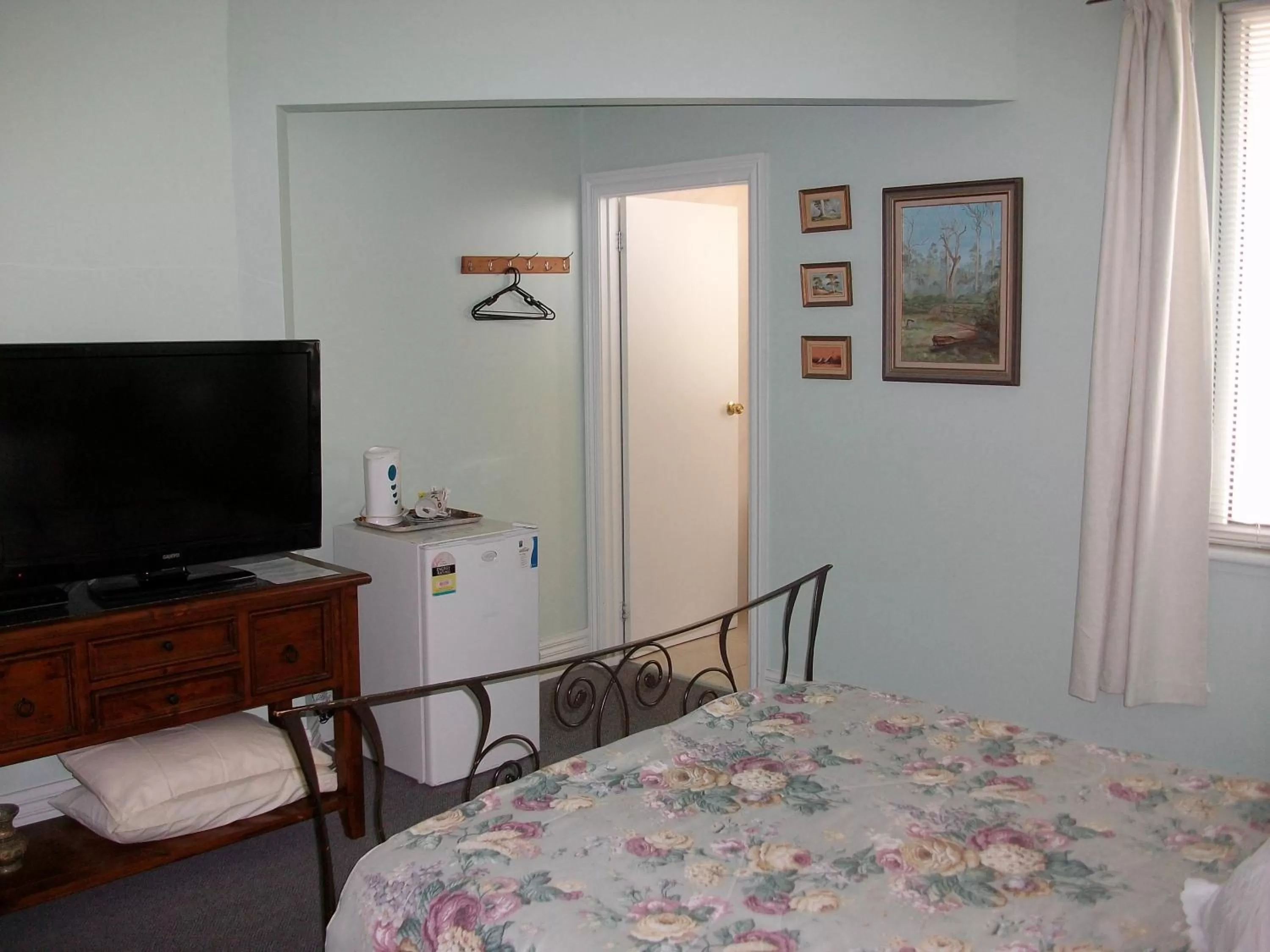 Decorative detail, Bed in Stella's Dromana Hotel