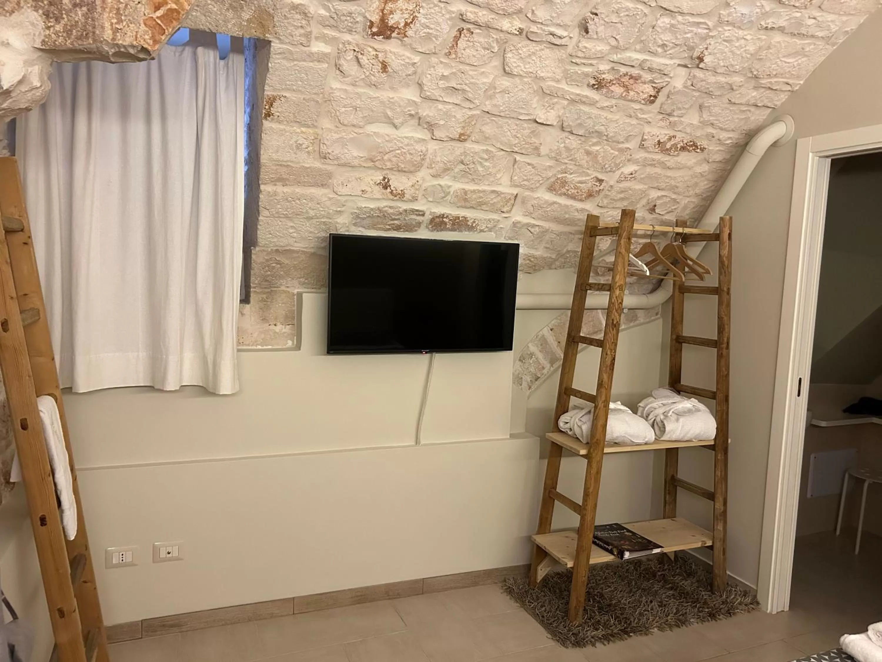 Albergo Diffuso Dimora Rossi B&B