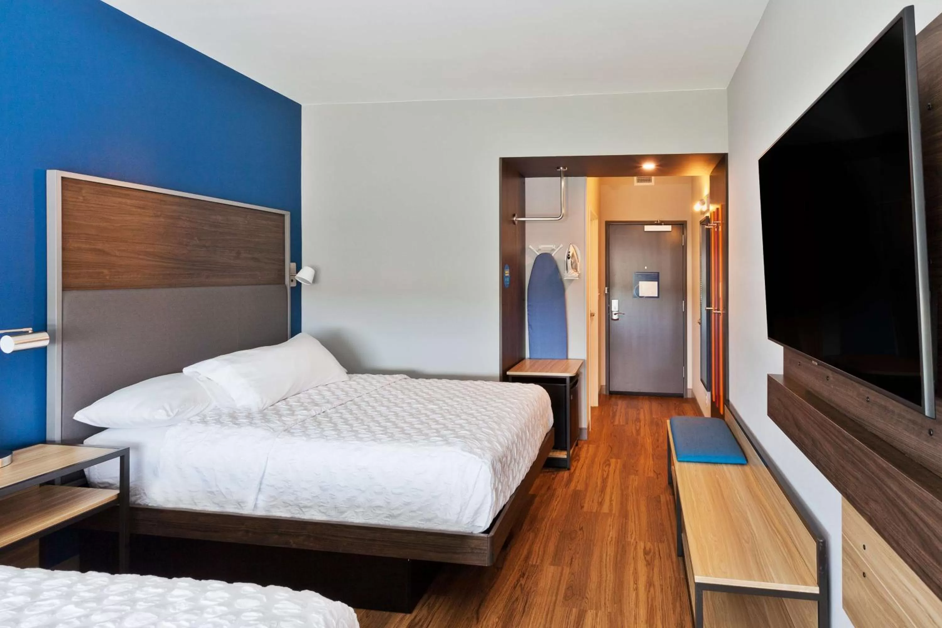 Bed in Tru By Hilton Prattville