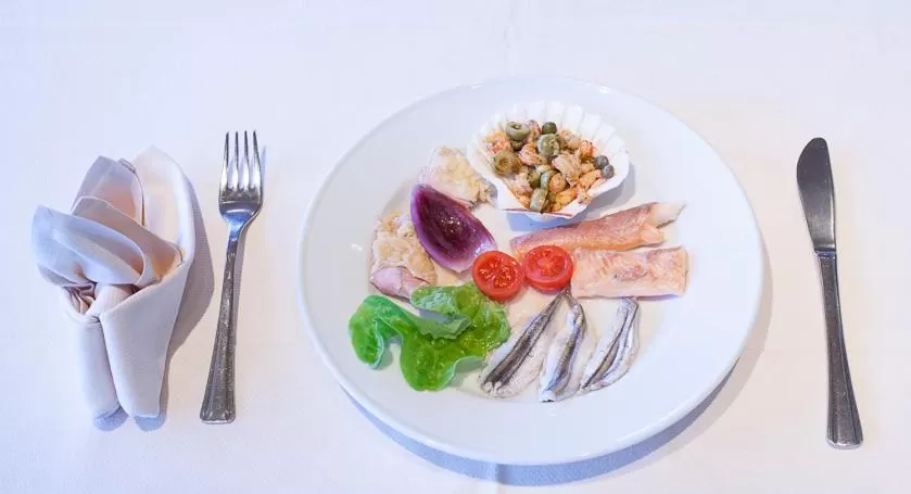 Food and drinks in Locanda del Lago Rosmunda