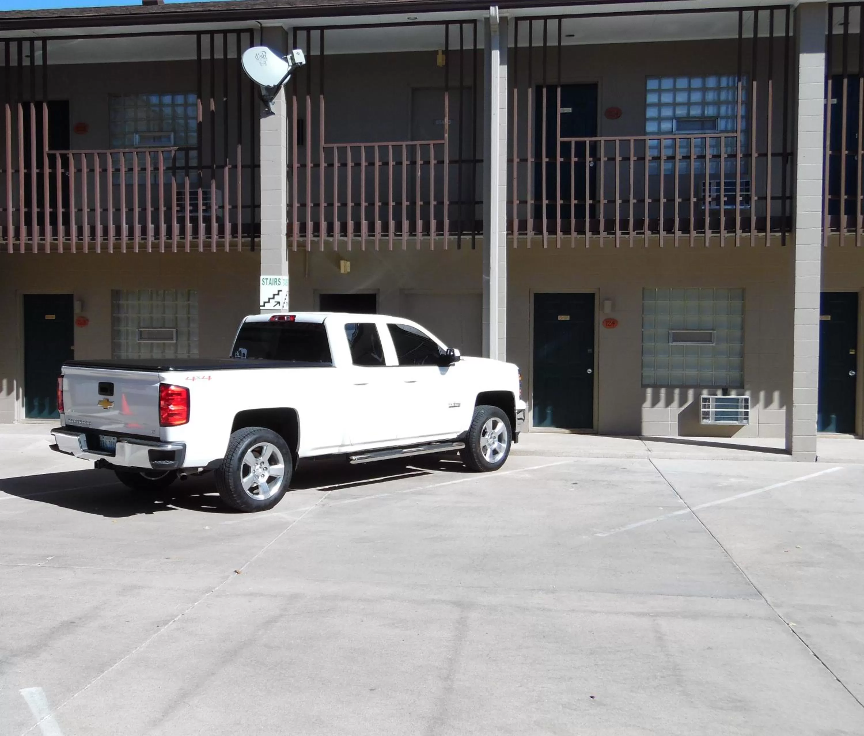 Property building in Bear Lodge Motel