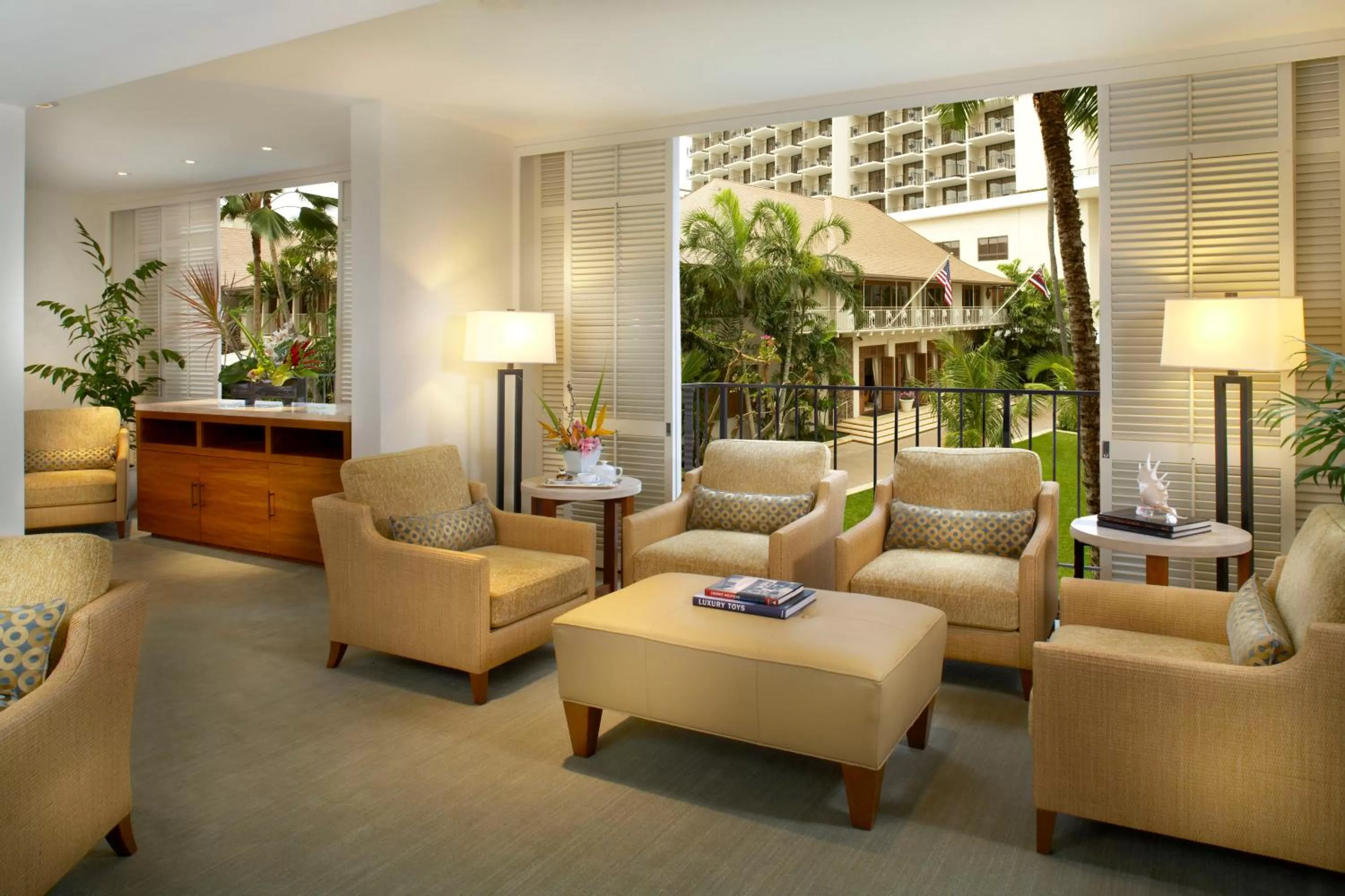 Seating area in Halekulani - NO RESORT FEE