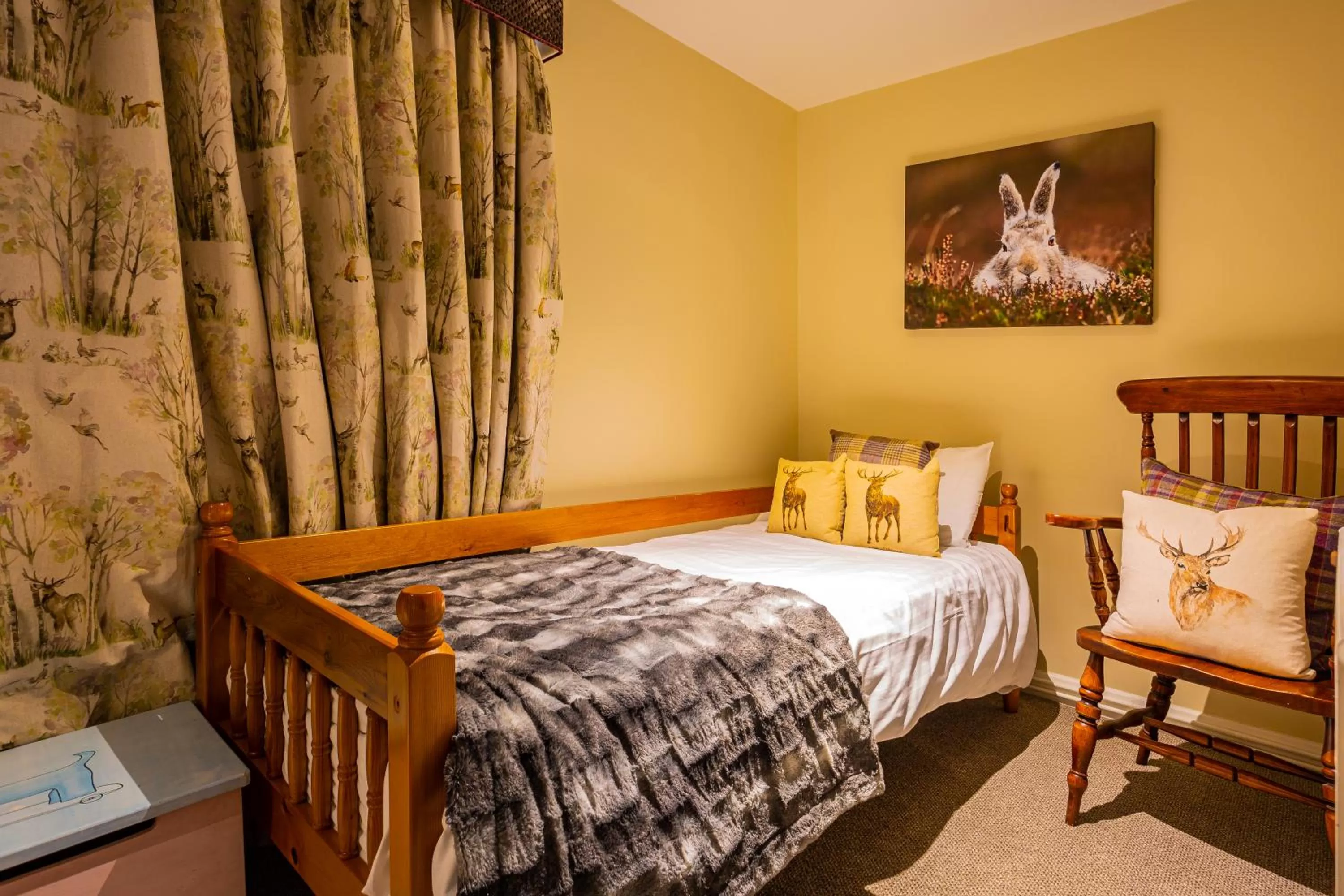 Bedroom, Bed in The Feathers Hotel, Helmsley, North Yorkshire - The Coaching Inn Group