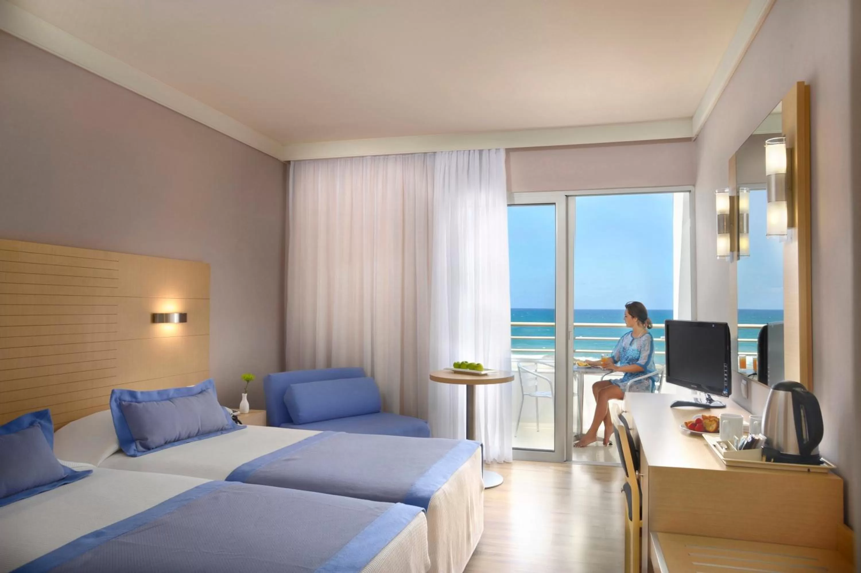 Bedroom, Bed in Louis Ledra Beach