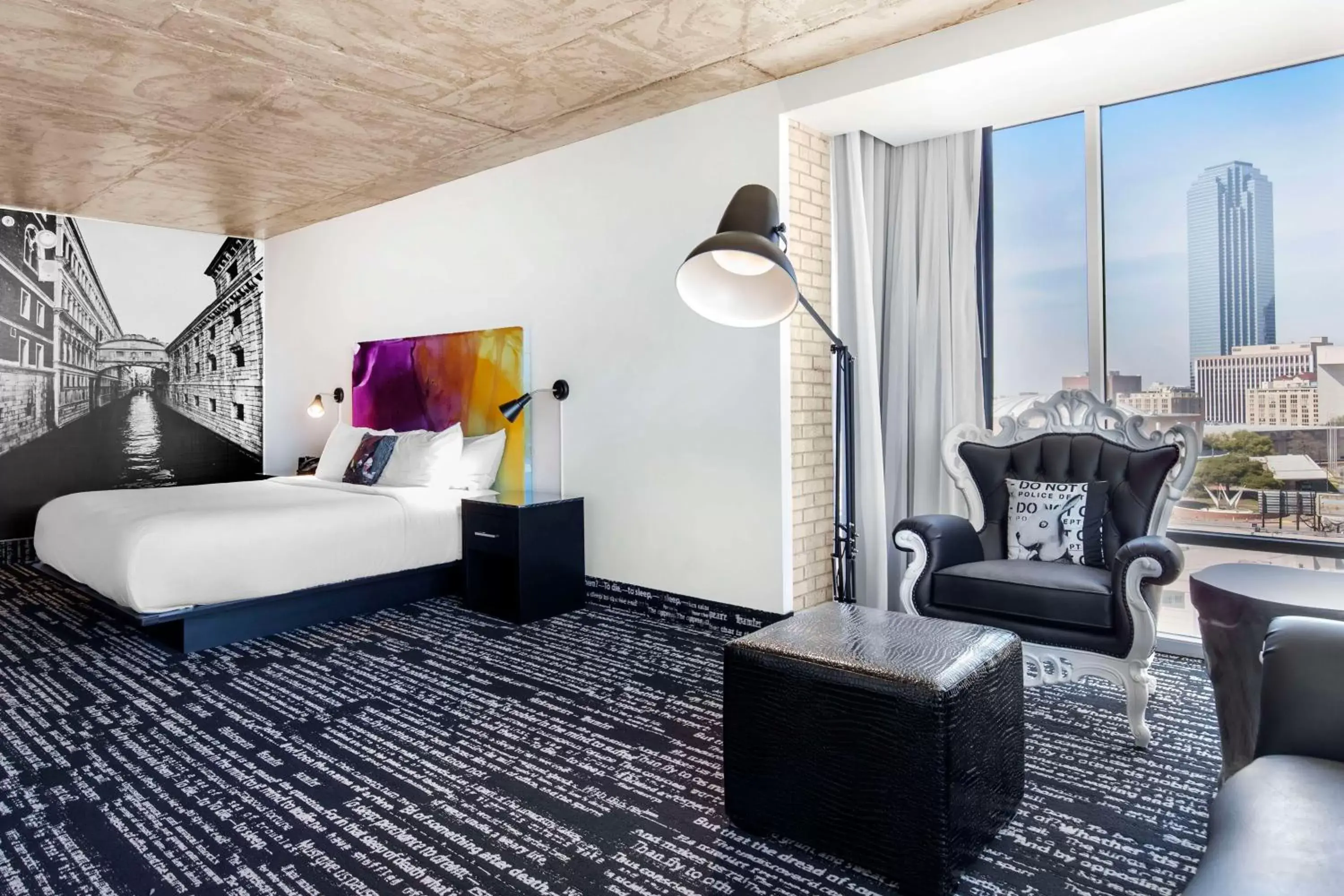 Corner King Room in Lorenzo Hotel Dallas, Tapestry Collection by Hilton Corner King Room in Lorenzo Hotel Dallas, Tapestry Collection by Hilton