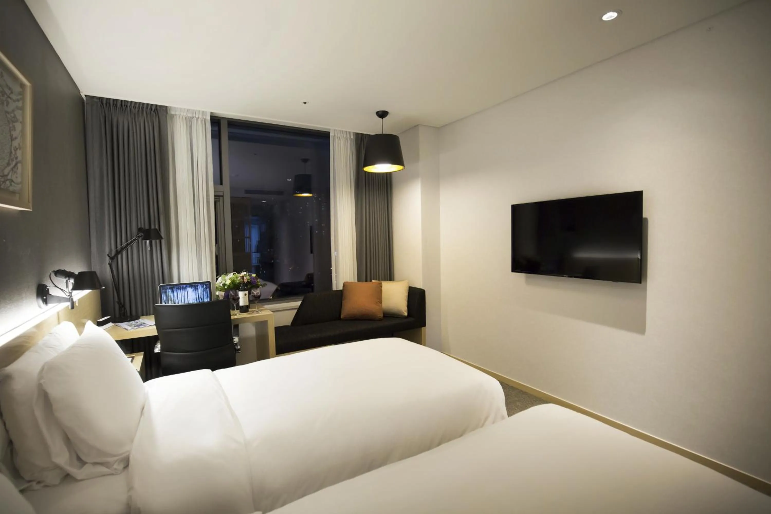 Photo of the whole room, Bed in Arirang Hill Hotel Dongdaemun