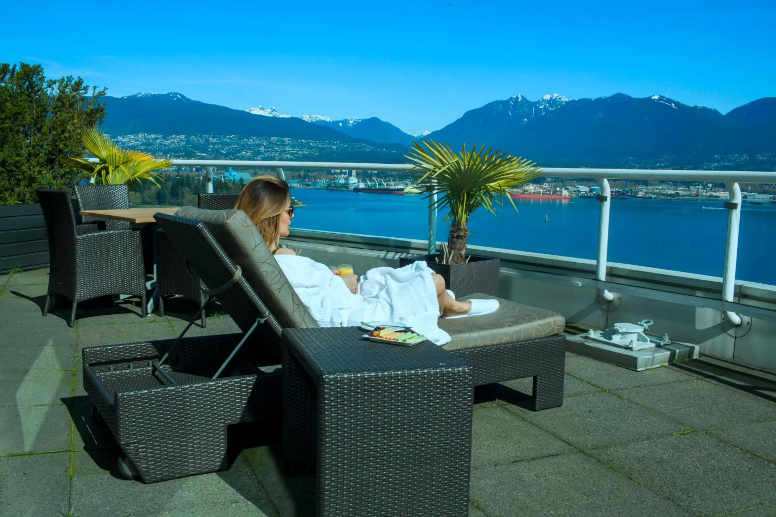 Mountain view in Pan Pacific Vancouver