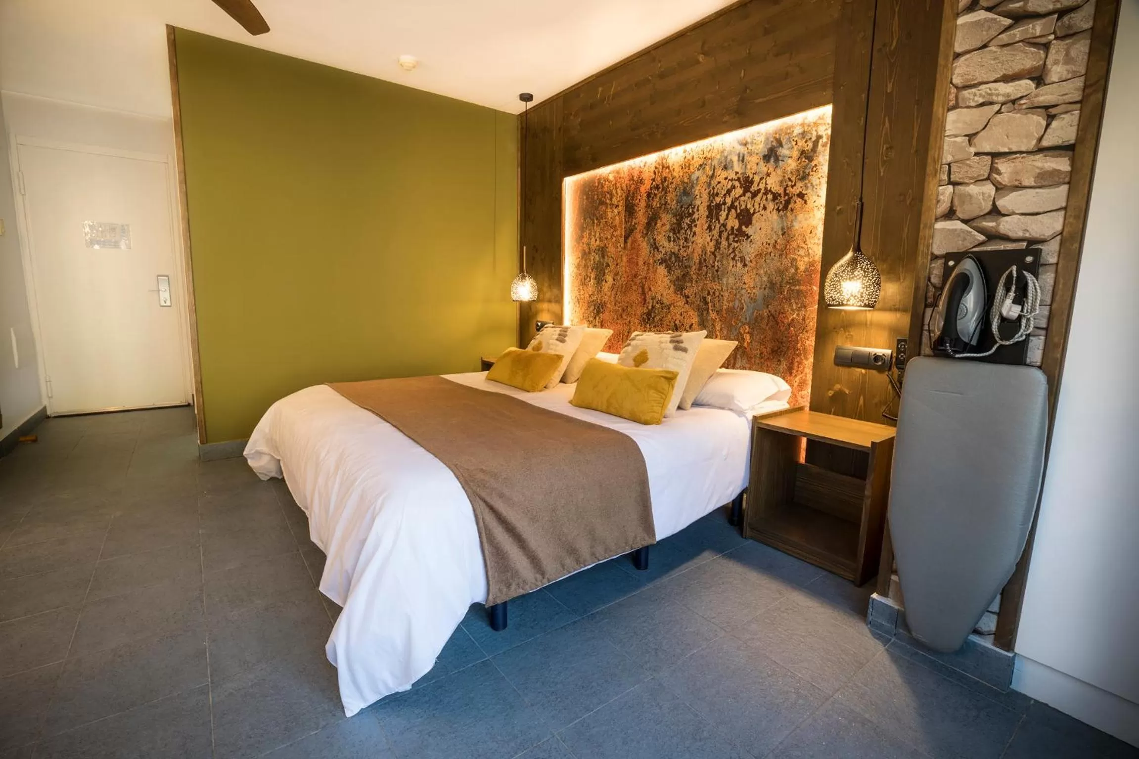 Bedroom, Bed in Hotel Restaurant Les Brases