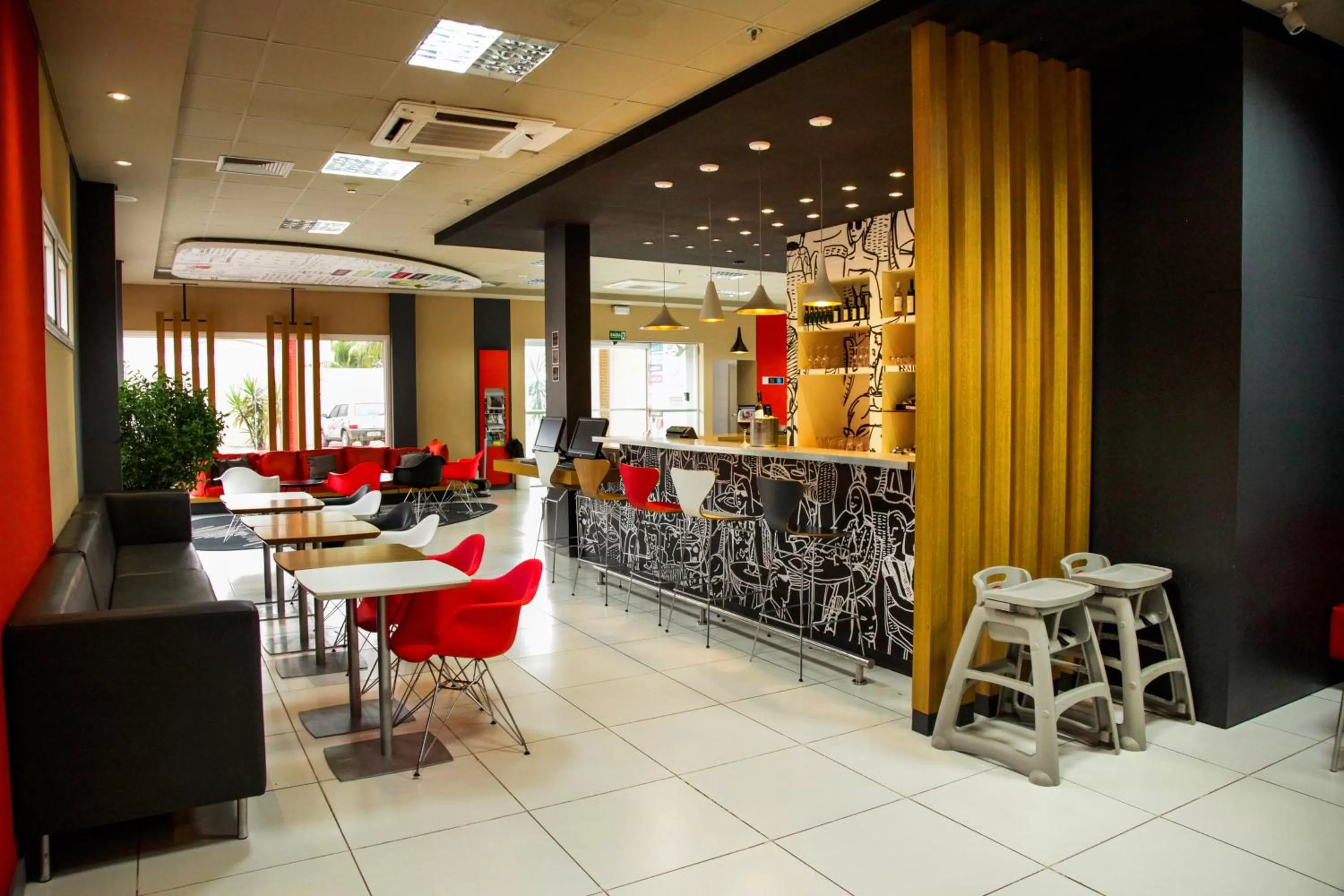 Lounge or bar in Ibis Bacabal