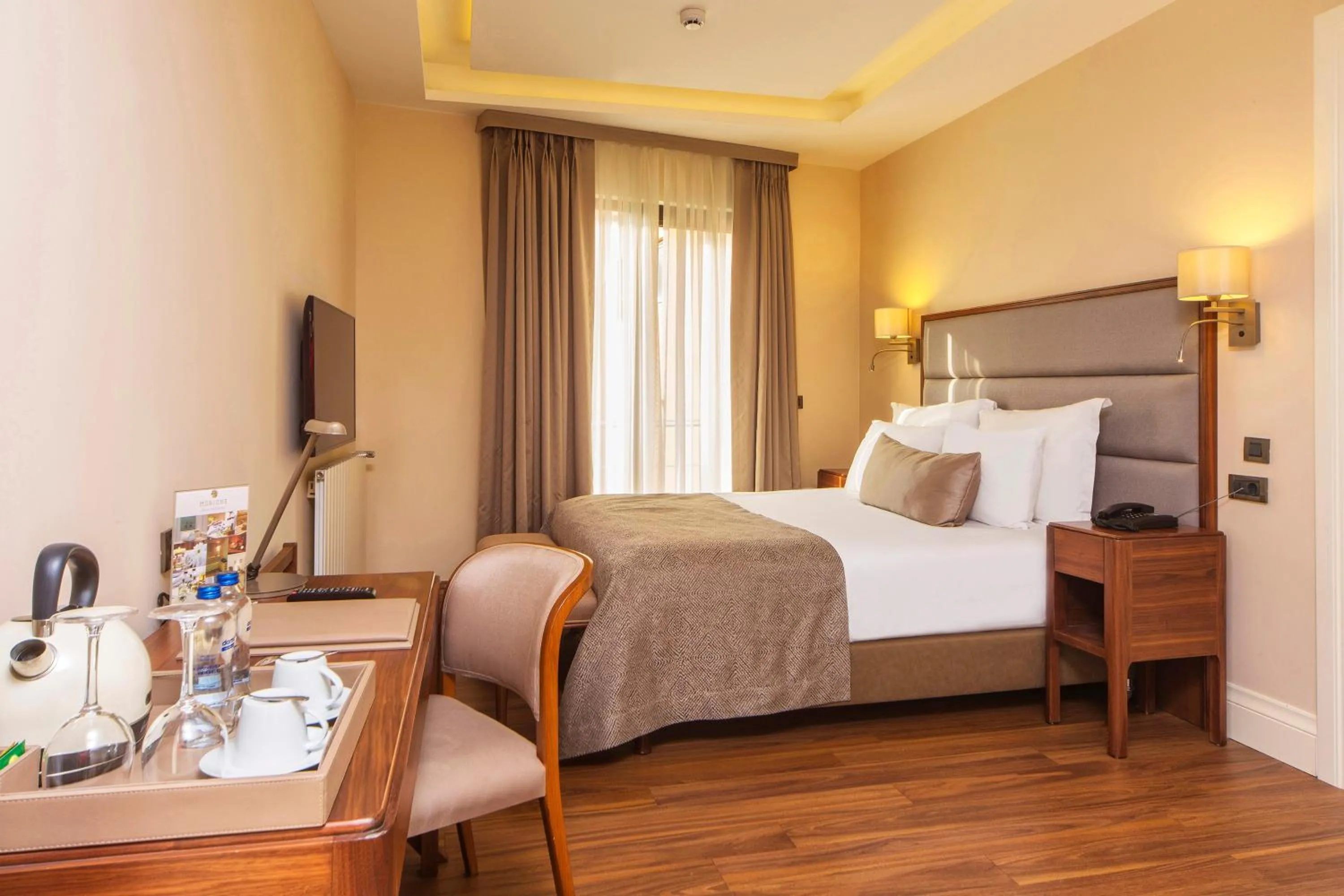 Shower, Bed in Hotel Morione & Spa Center