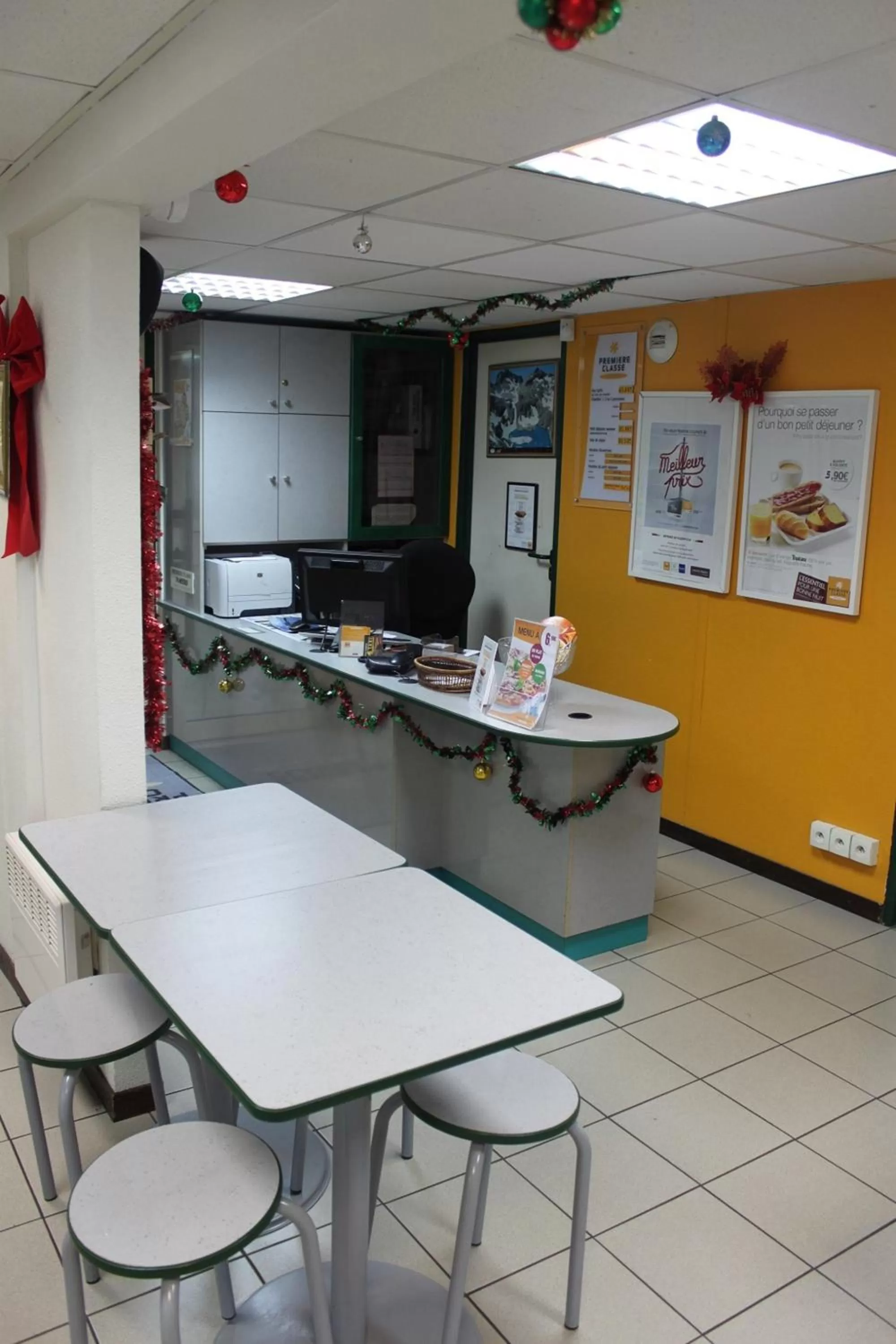 Restaurant/places to eat in Hôtel Premiere Classe Pamiers