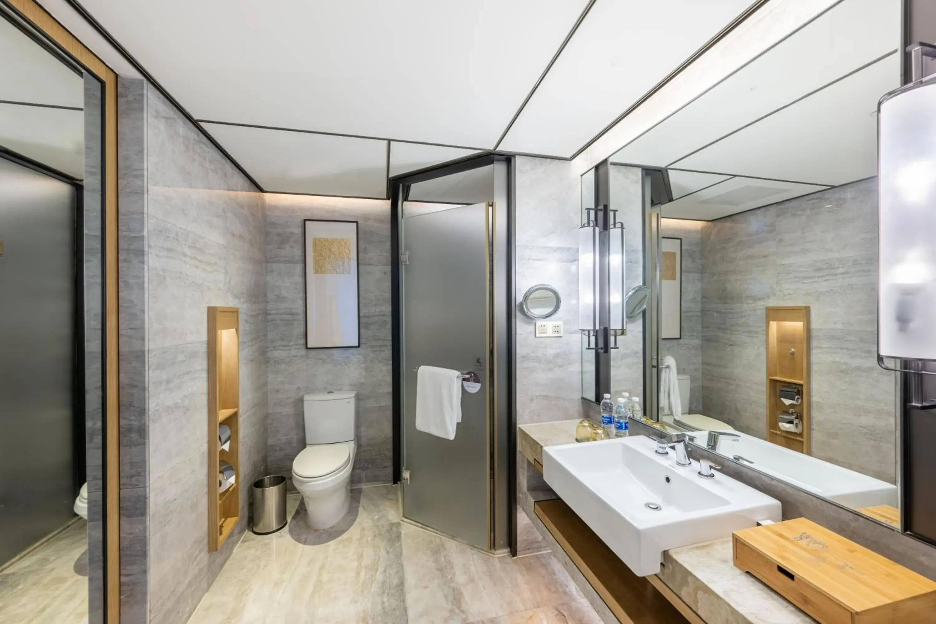 Deluxe Twin Room in Sheraton Grand Hangzhou Binjiang Hotel Deluxe Twin Room in Sheraton Grand Hangzhou Binjiang Hotel