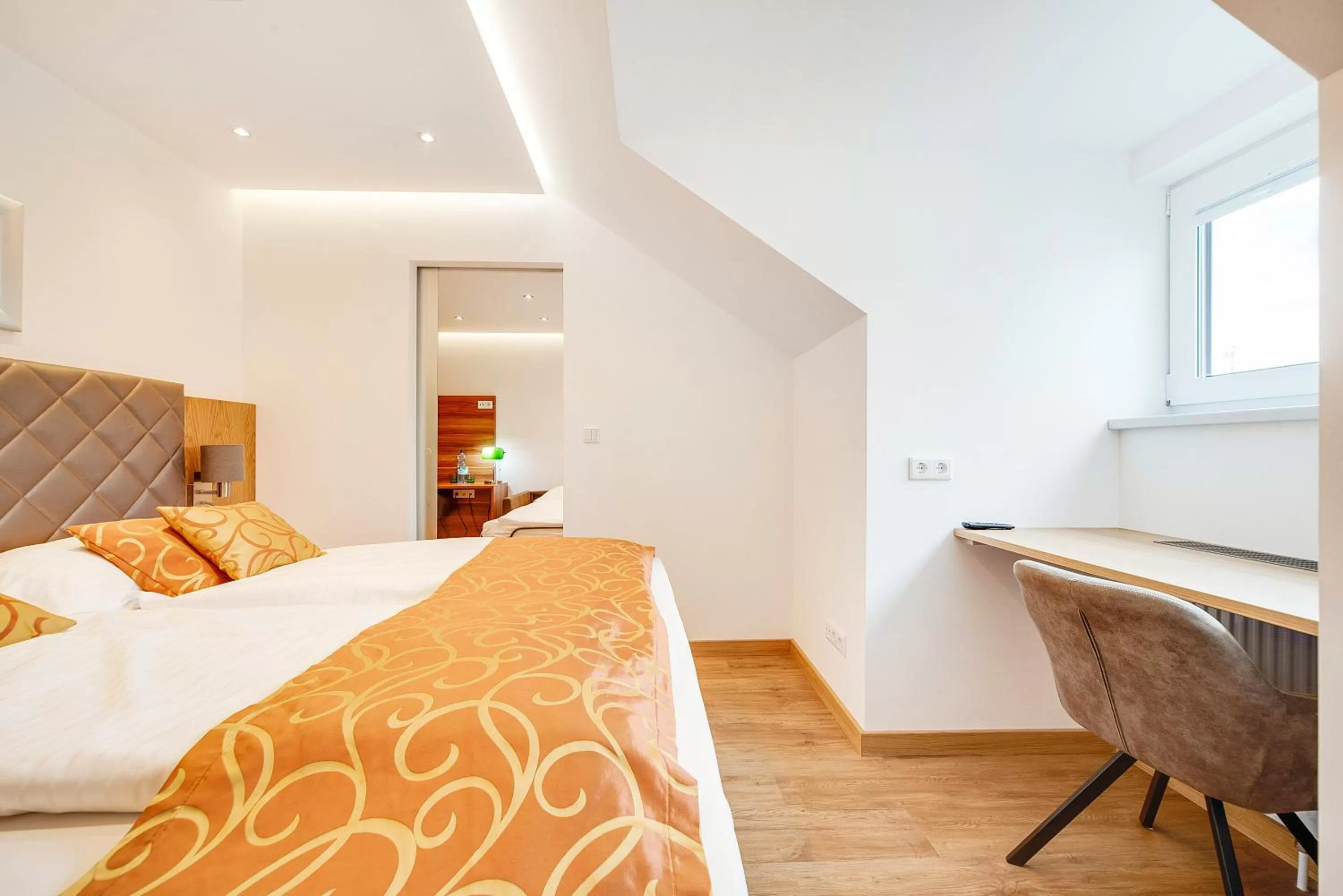 Bedroom, Bed in Hotel Astoria