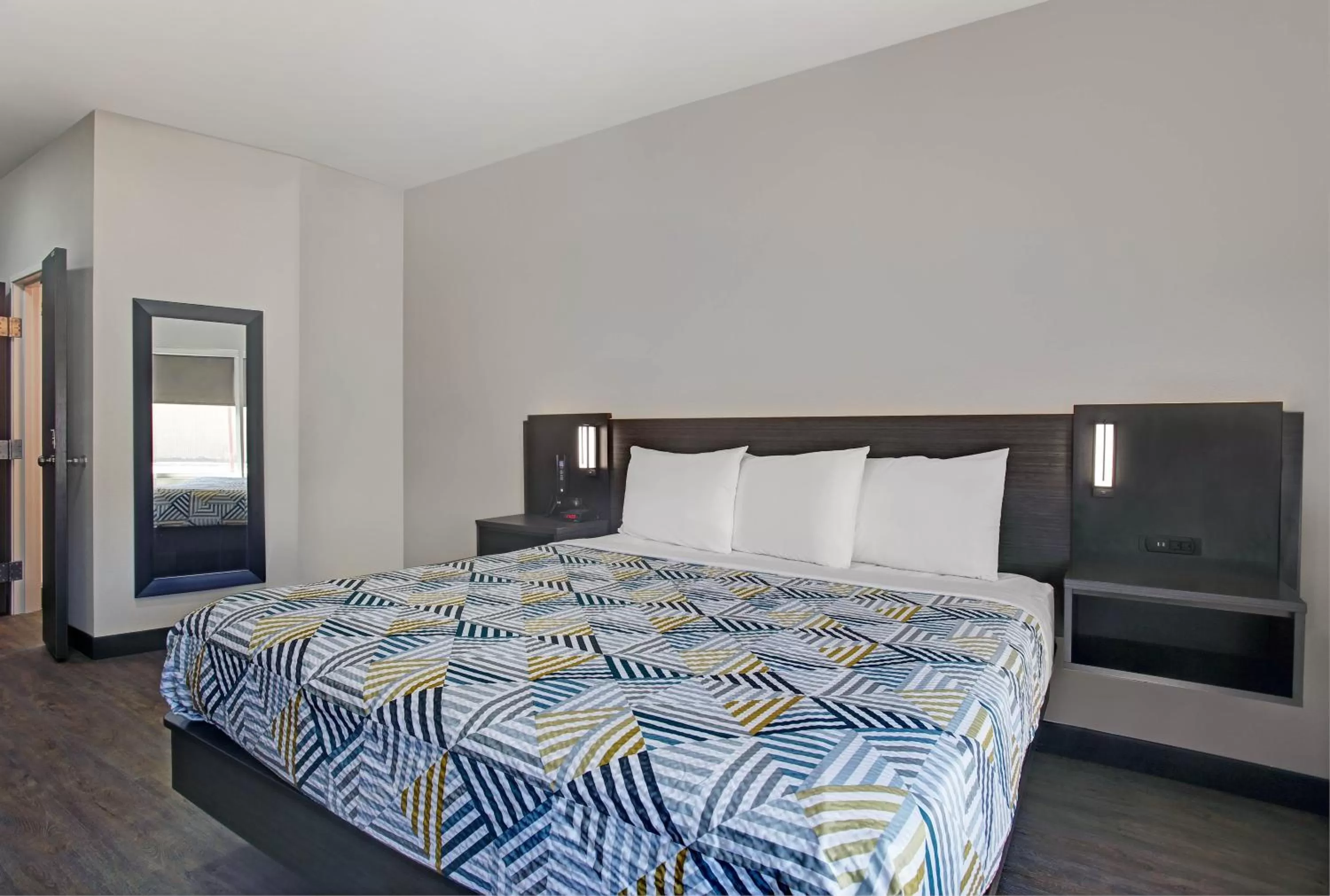 Bed in Motel 6-Monahans, TX