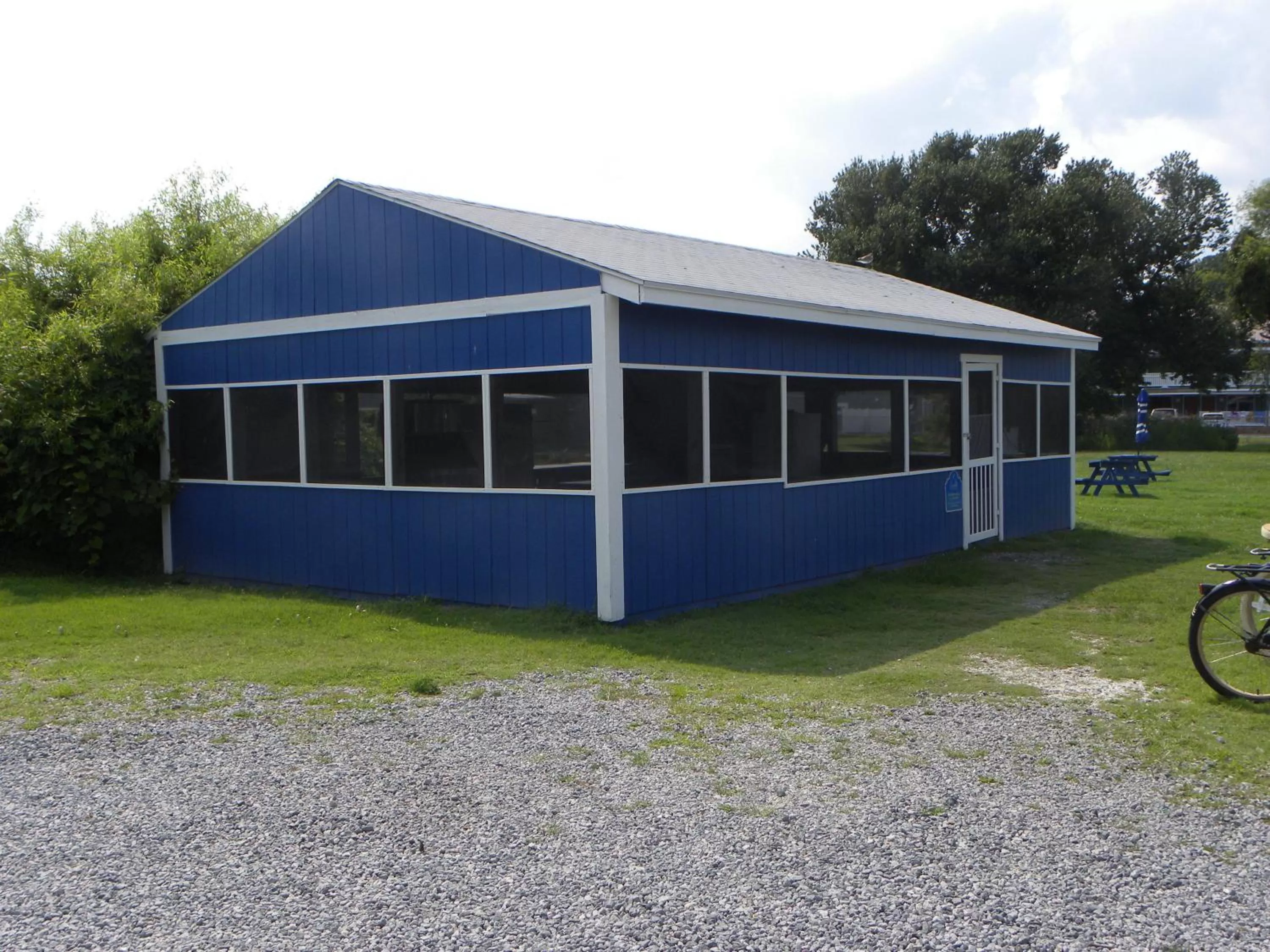 Communal kitchen in Chincoteague Inn