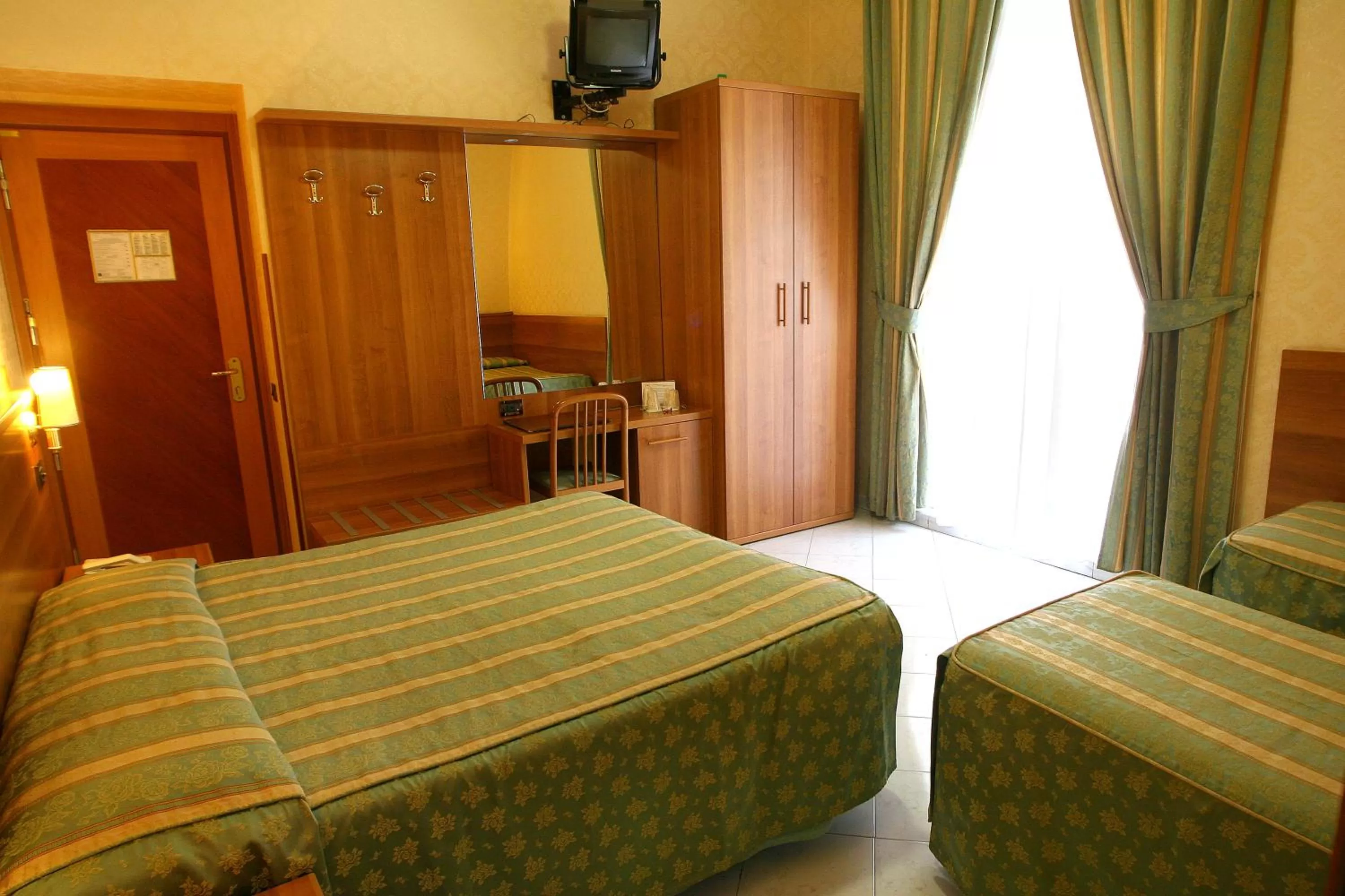 Photo of the whole room, Bed in Hotel Teti