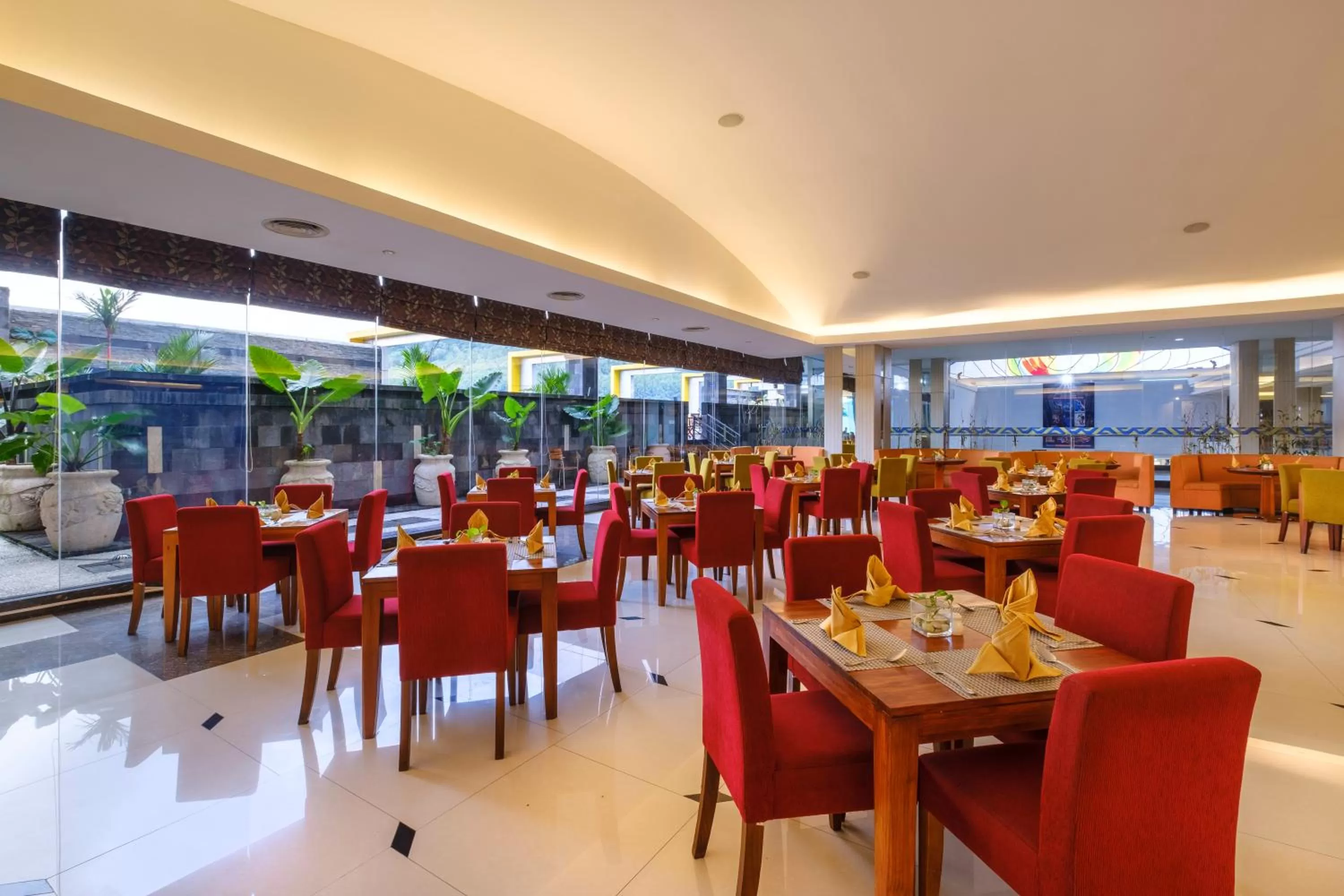 Restaurant/places to eat in Grand Artos Hotel & Convention