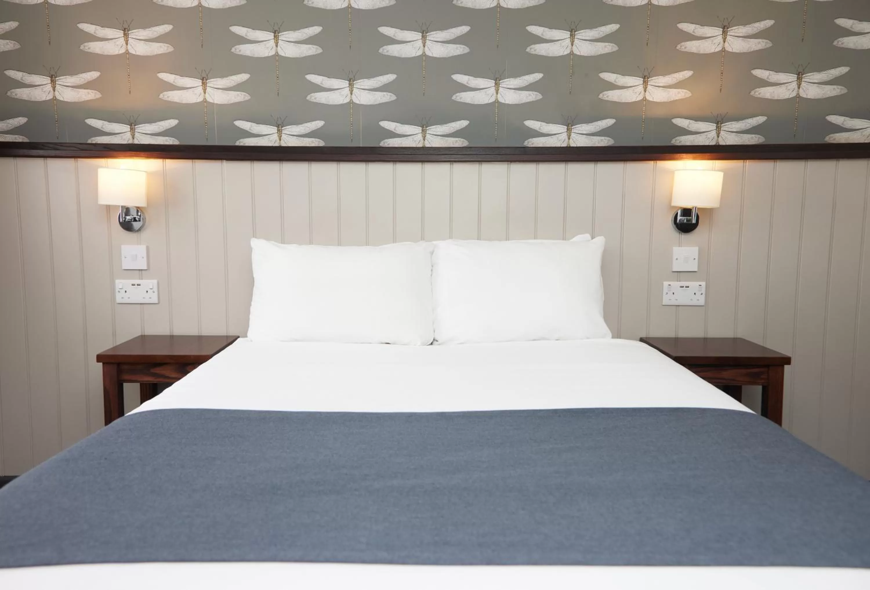 Bedroom, Bed in Charnwood Arms By Greene King Inns